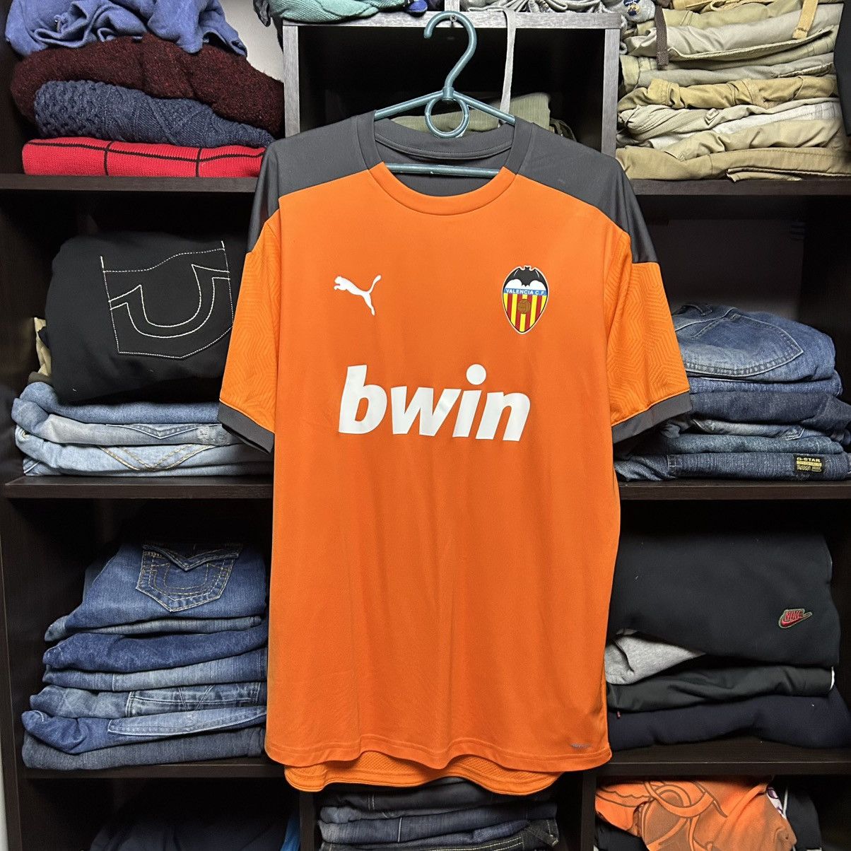 Puma Mens Puma FC Valencia 2021 Home Soccer Jersey size L Size US L / EU 52-54 / 3 - 1 Thumbnail