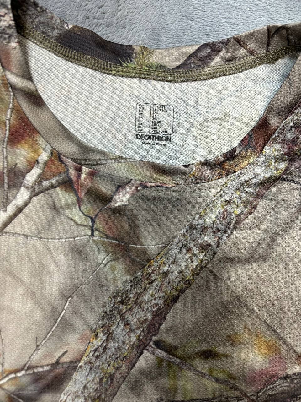 Japanese Brand Crazy Vintage Carhartt Style Realtree Camo T-Shirt Size US XL / EU 56 / 4 - 2 Thumbnail