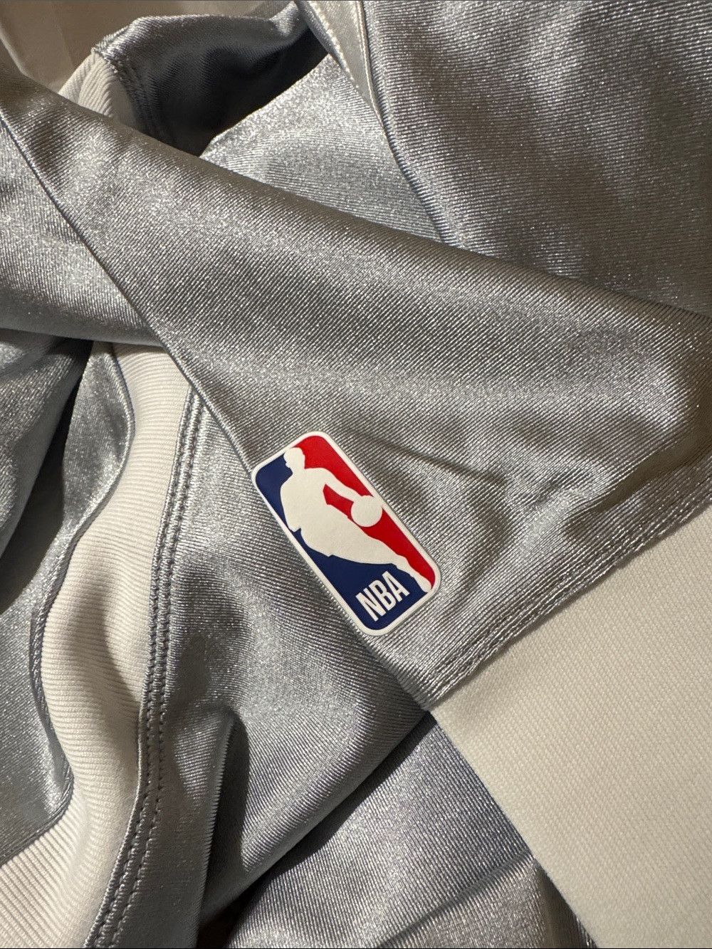 Nike Nike Silver and White 'Brooklyn' Long Sleeve Athletic Top XL Size L / US 10 / IT 46 - 8 Thumbnail