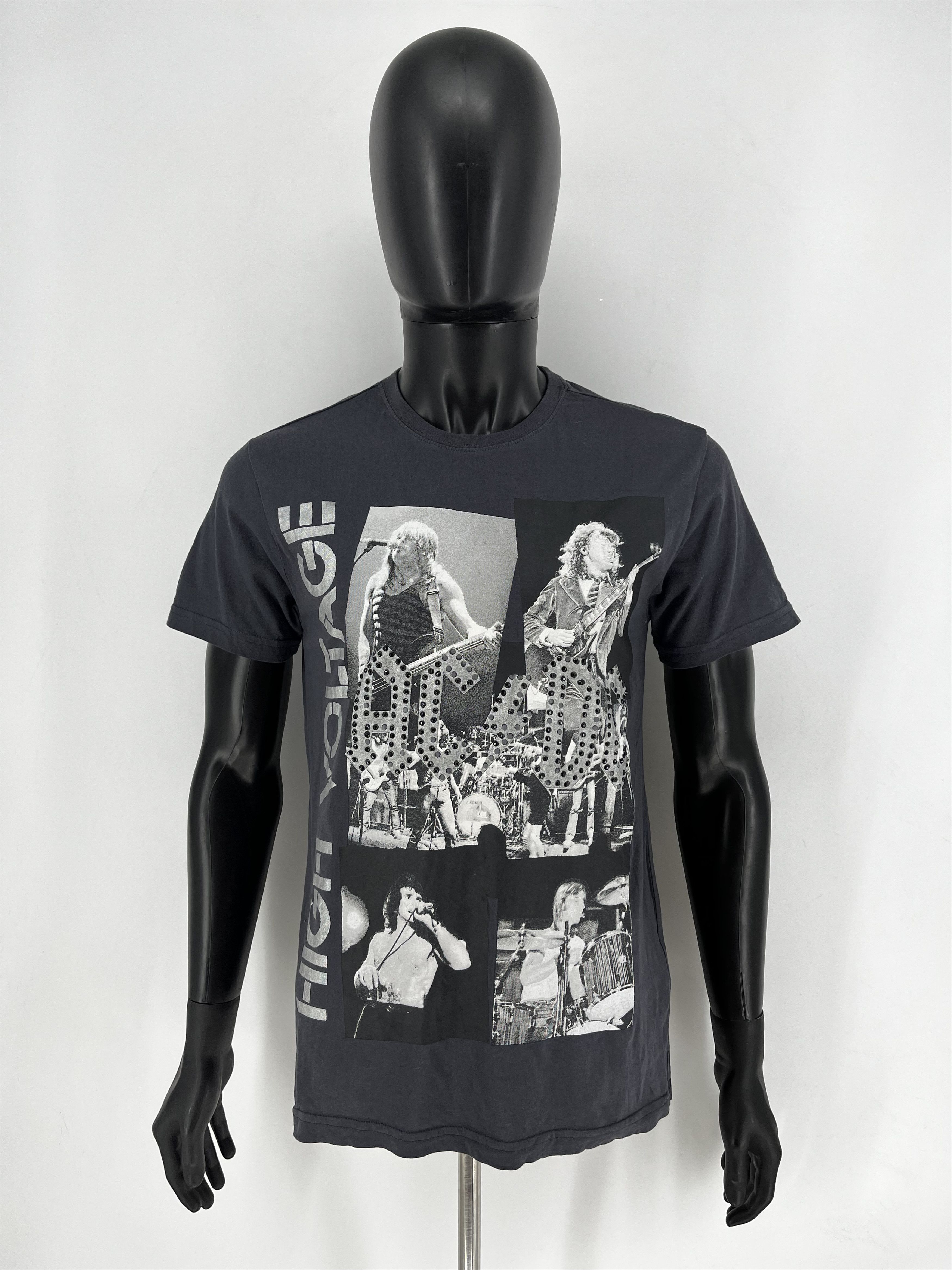 Band Tees VINTAGE Y2K ACDC TEE SHIRT BAND TEE Size S Size US S / EU 44-46 / 1 - 3 Thumbnail