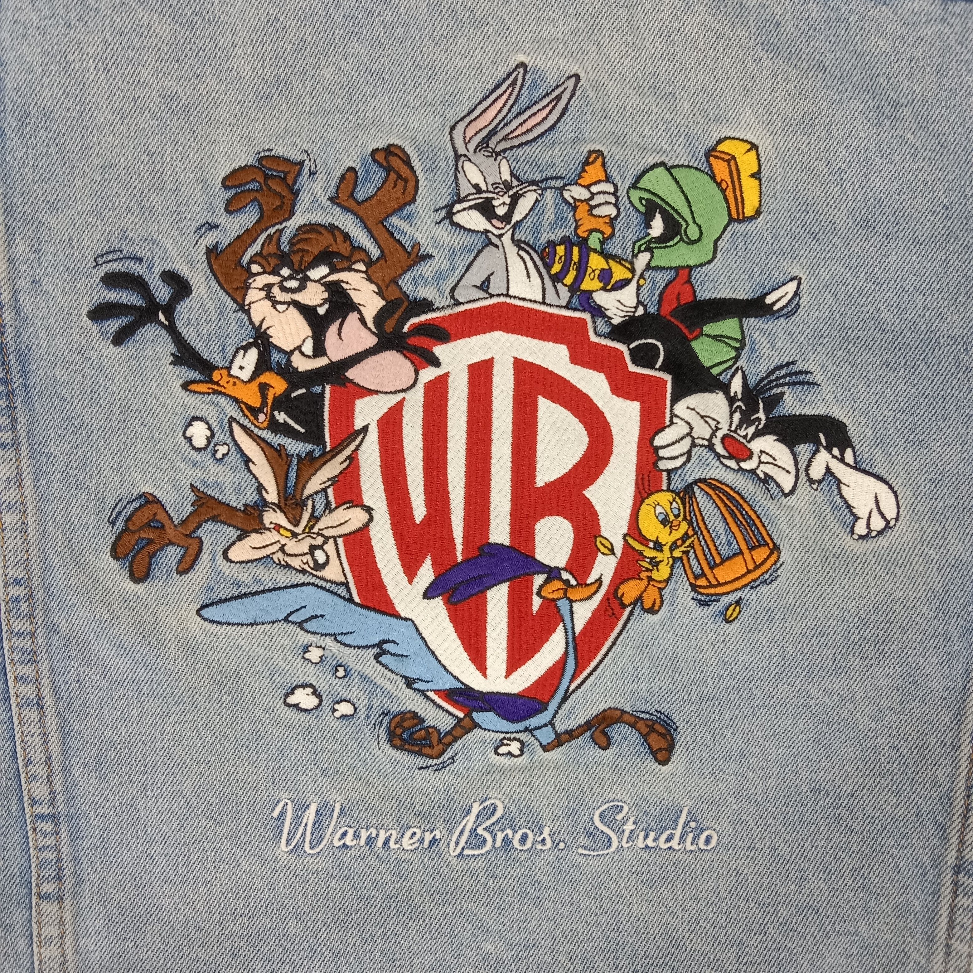 Vintage × Warner Bros Warner Bros. Studio Embroidery Design Denim Jacket Size US L / EU 52-54 / 3 - 2 Thumbnail