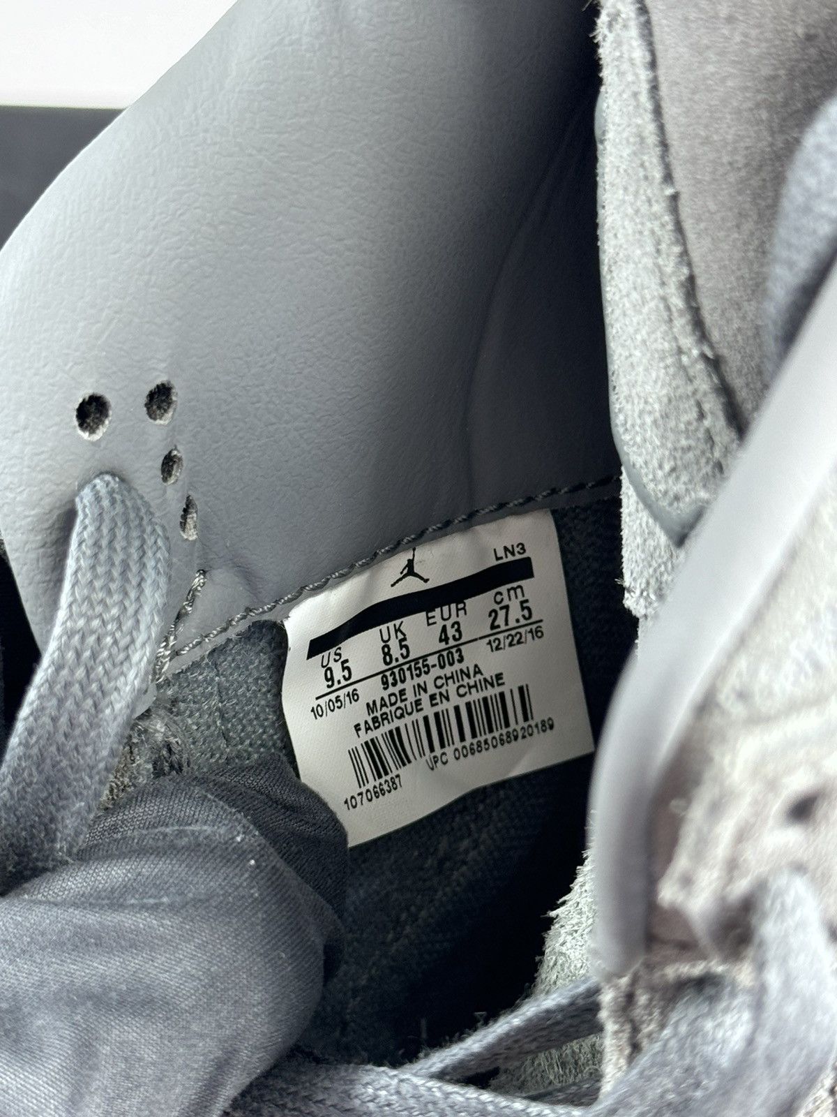 Jordan Brand × Kaws AIR JORDAN 4 RETRO X KAWS SNEAKERS Size US 9.5 / EU 42-43 - 14 Thumbnail