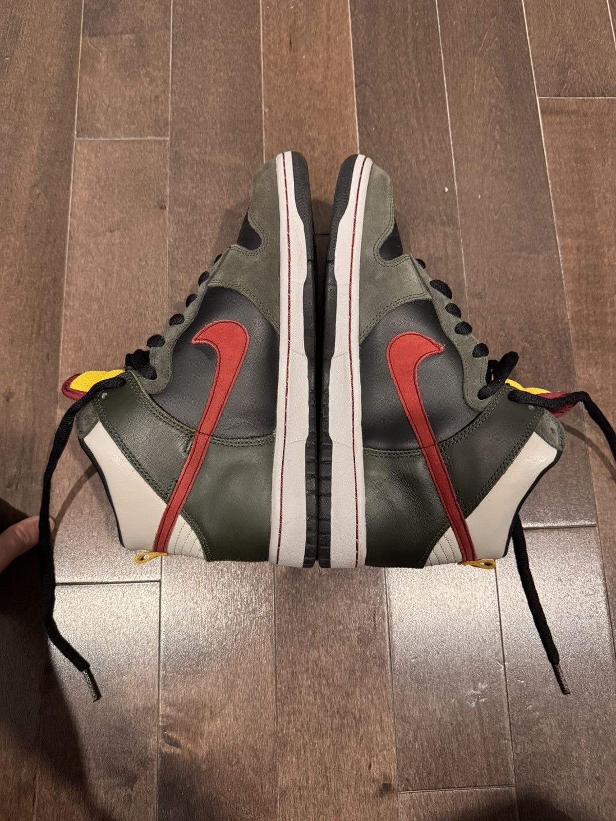 Nike SB Nike SB dunk Boba Fett Size US 9 / EU 42 - 5 Thumbnail