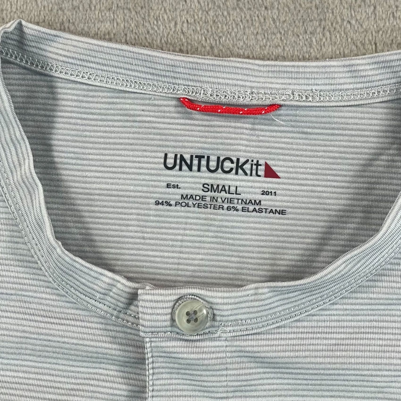 UNTUCKit UNTUCKit Croze Performance Henley T Shirt Men Small Grey Striped Short Sleeve Size US S / EU 44-46 / 1 - 2 Thumbnail
