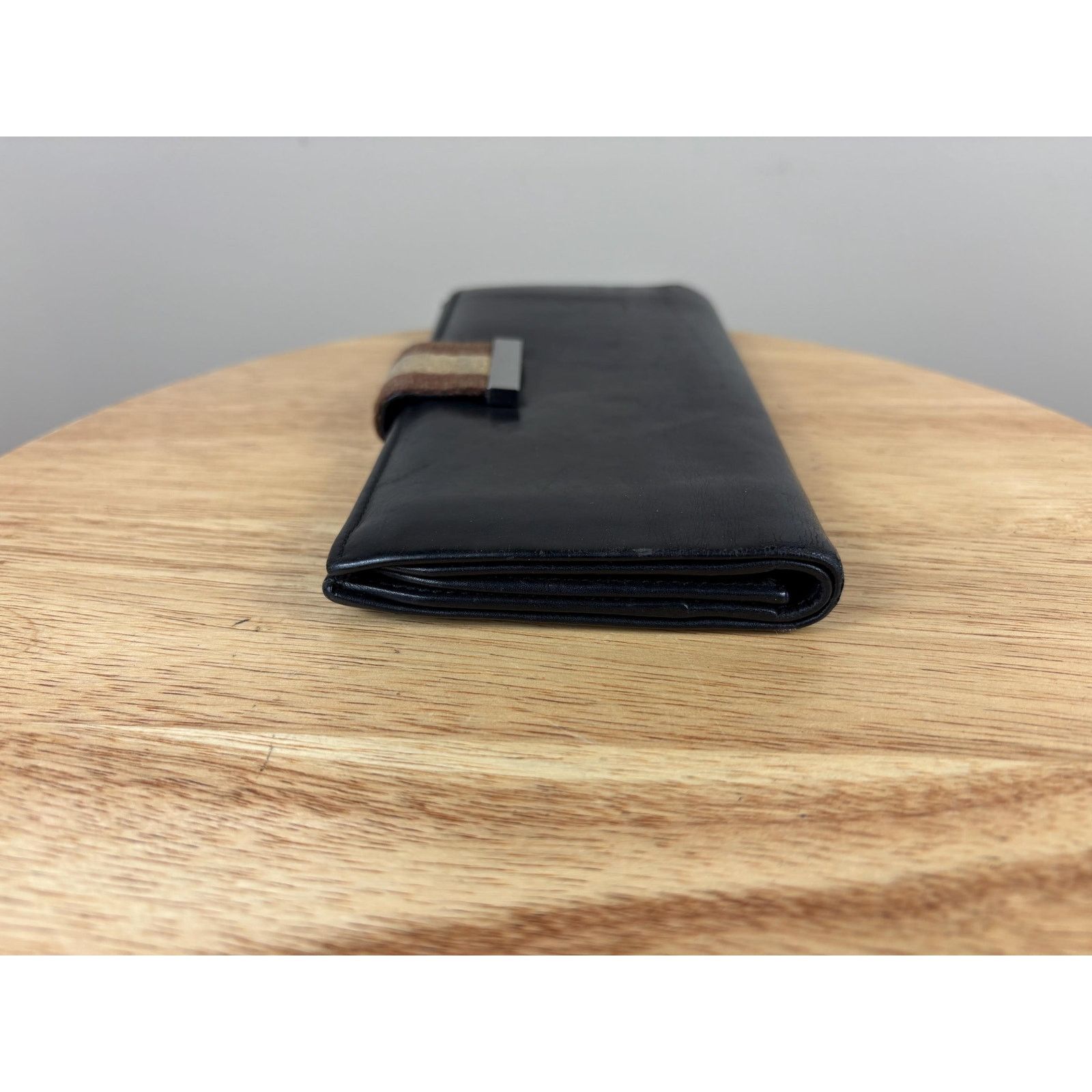 Gucci Authentic Gucci Dark Brown Leather Snap Wallet Size ONE SIZE - 3 Thumbnail