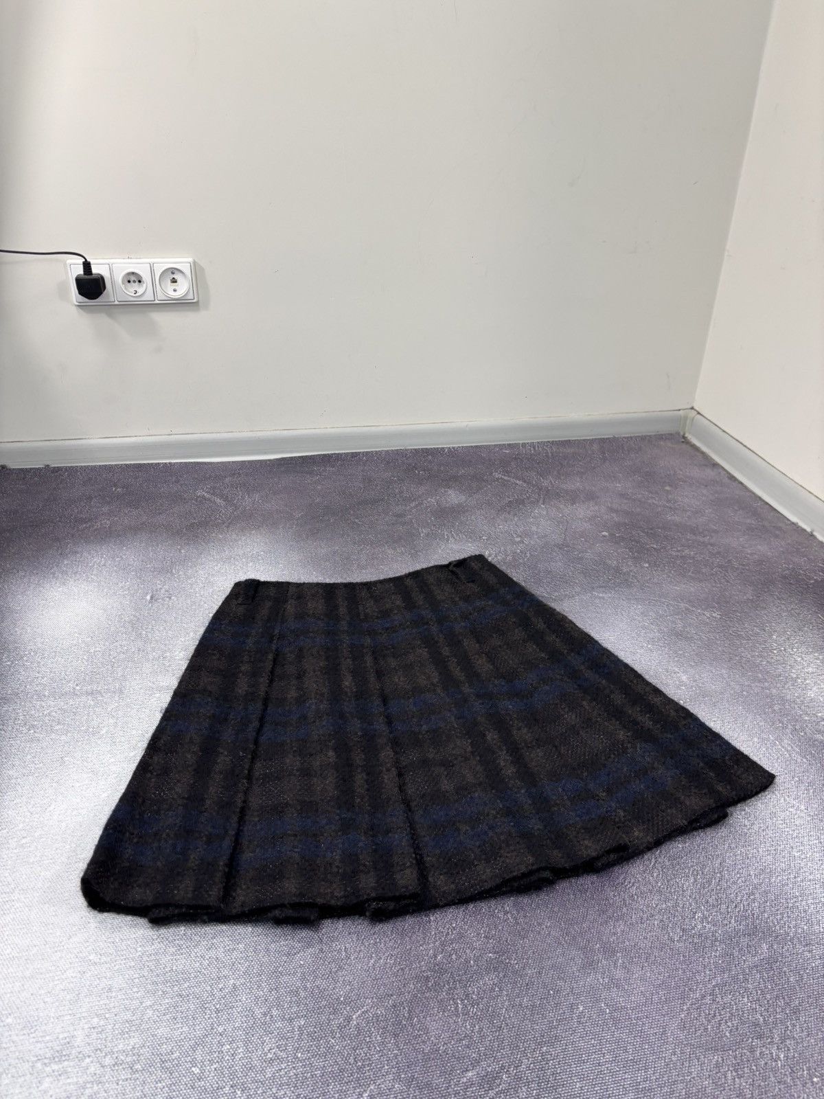 Weekend Max Mara Max Mara Weekend Women’s Plaid Wool Flared A-Line Skirt Size 34" / US 12 / IT 48 - 3 Thumbnail