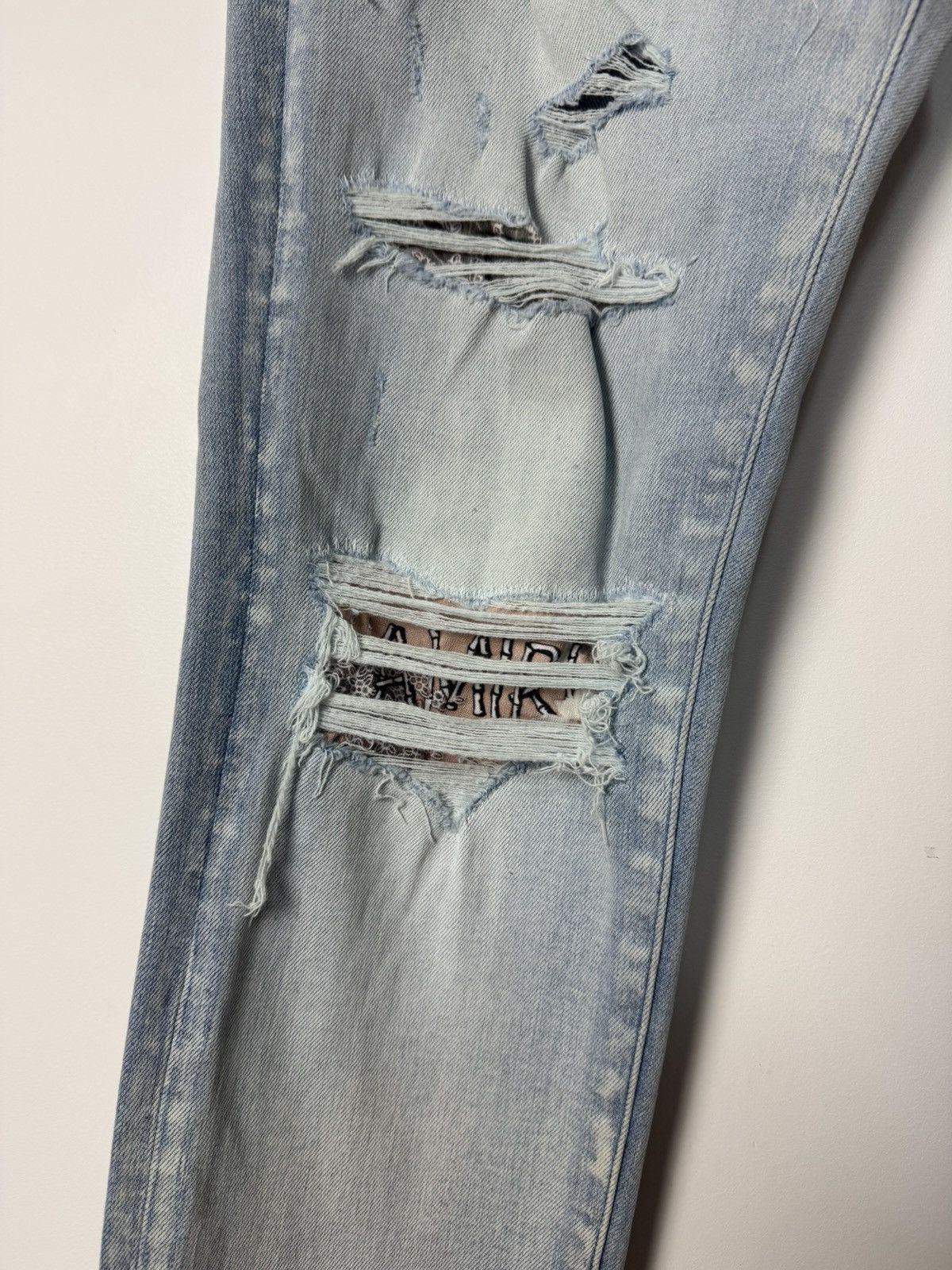 Amiri Amiri Light Washed Blue MX1 Logo Jeans Luxury Designer Size US 34 / EU 50 - 5 Thumbnail