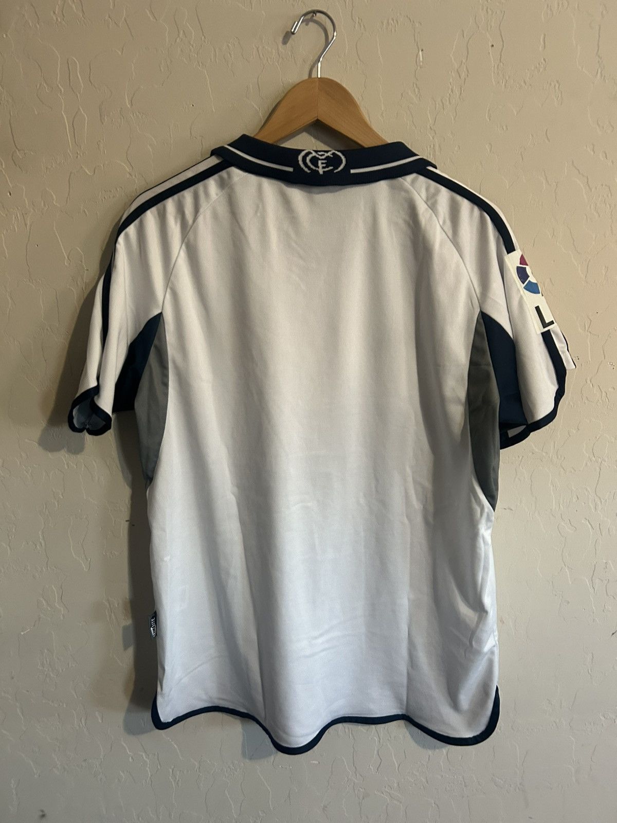 Adidas Adidas Real Madrid Retro Jersey 00/01 Size Large Size US L / EU 52-54 / 3 - 5 Thumbnail