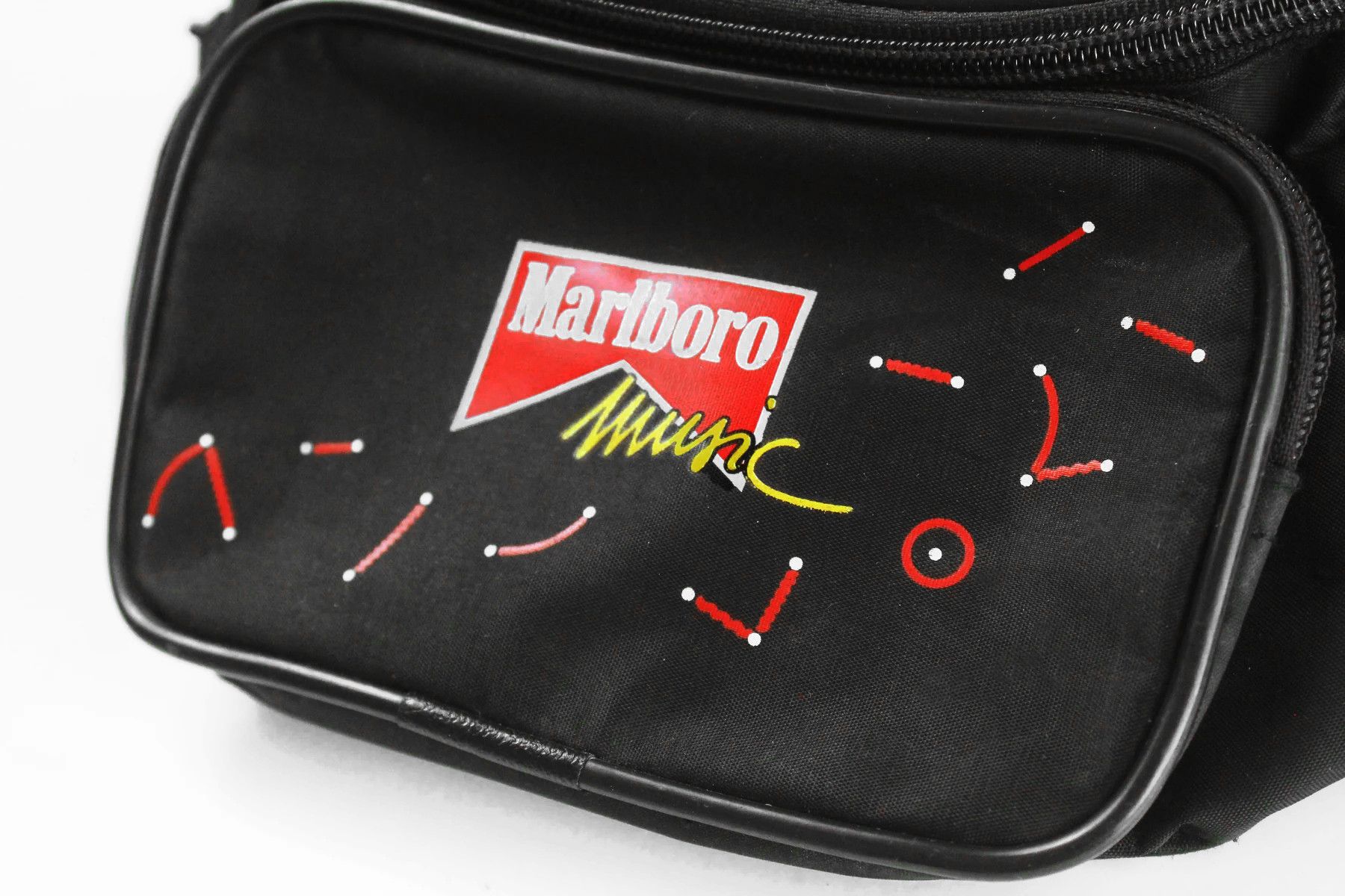 Marlboro Classics × Vintage Vintage Marlboro Waist Bag bannana bag music Size ONE SIZE - 5 Thumbnail
