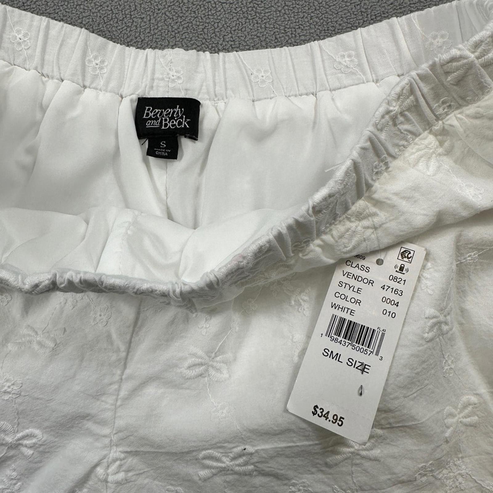 Other NWT Beverly And Beck S Shorts Womens White Floral Pacsun Size 28" / US 6 / IT 42 - 3 Thumbnail
