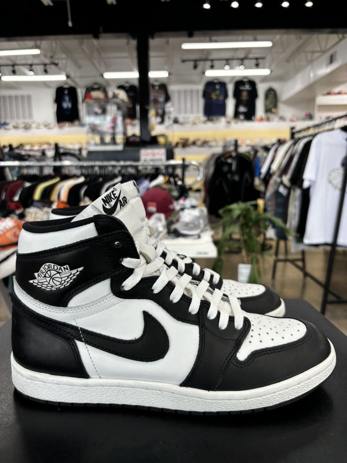 Jordan Brand Air Jordan 1 Black White Sz. 9 (2023) Size US 9 / EU 42 - 6 Thumbnail