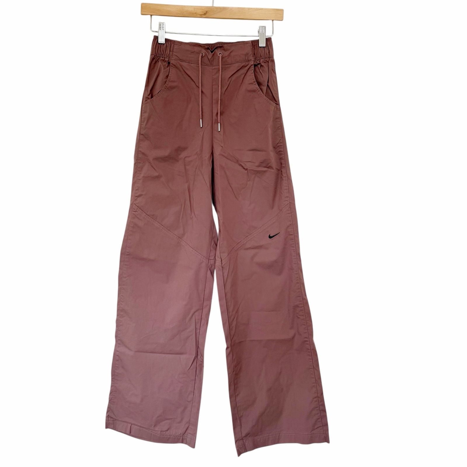Nike Nike Essentials High Rise Trousers Sz XS Size 26" / US 2 / IT 38 - 1 Thumbnail