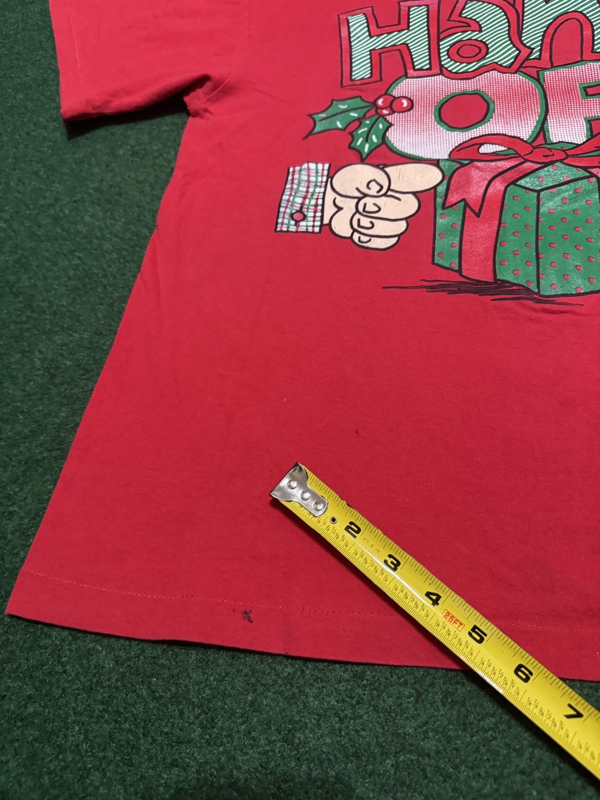 Vintage Vintage Christmas Presents Hands Off M/L Holiday T Shirt Size L / US 10 / IT 46 - 9 Thumbnail
