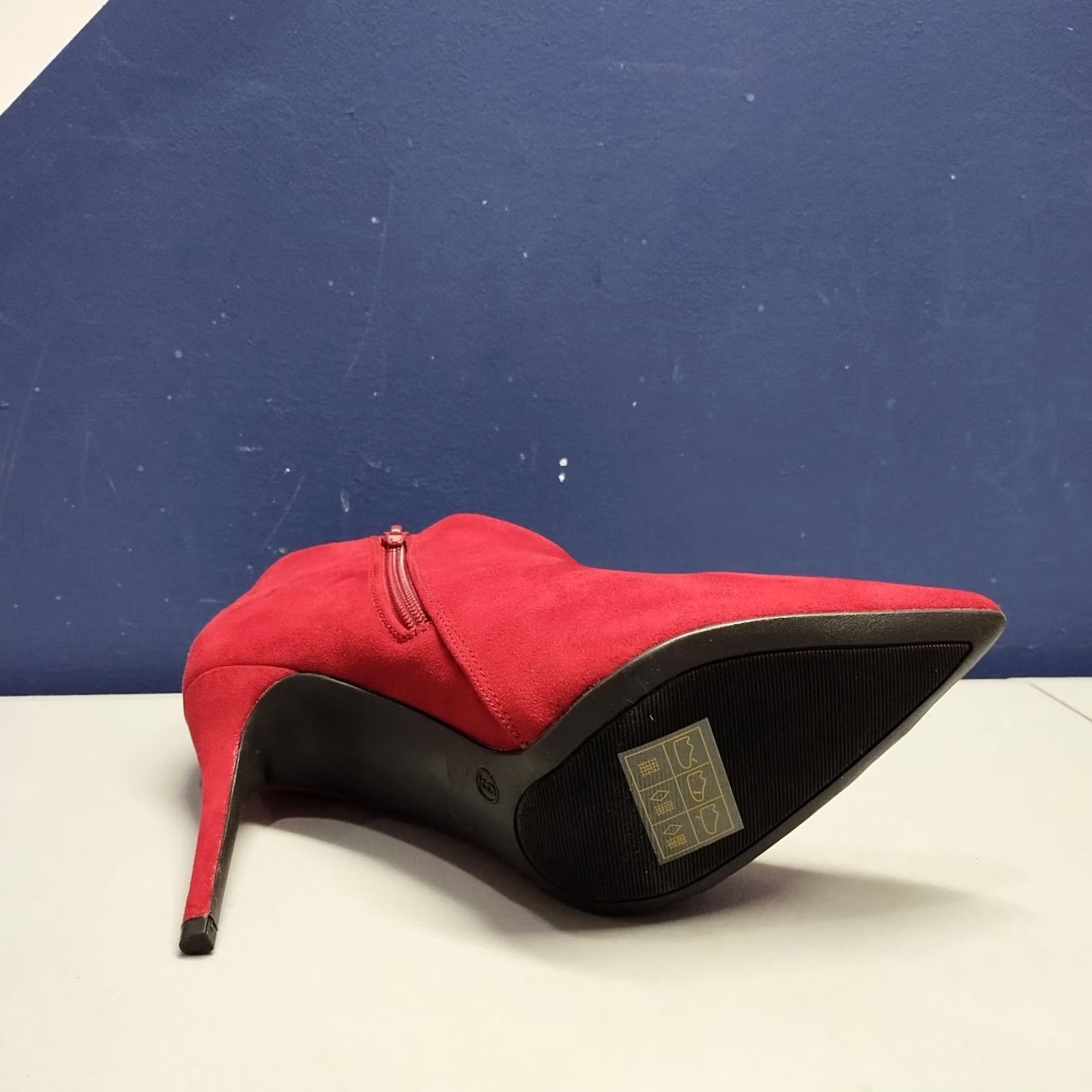 Vintage Journee Collection Demmi Stiletto Heeled Booties Womens 9 Red Pointed Toe EUC - Womens Shoes 9 Red Stiletto Booties Demmi EUC Size US 9 / IT 39 - 6 Thumbnail