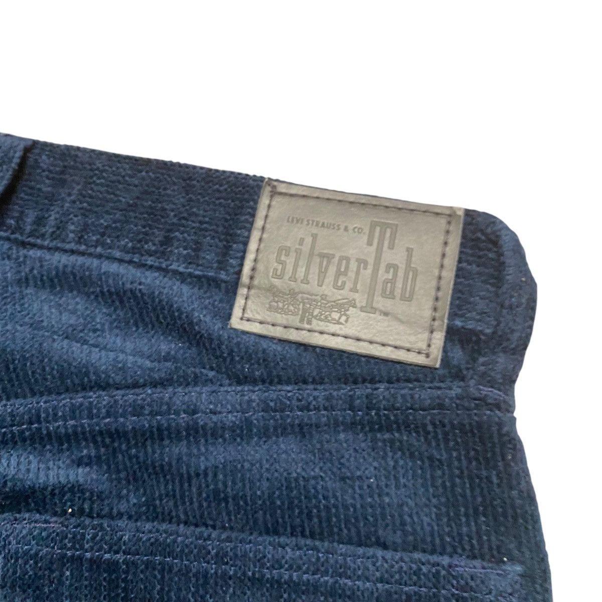 Levi's Levi's Silvertab Wide Leg Corduroy Pants Size US 29 - 13 Thumbnail