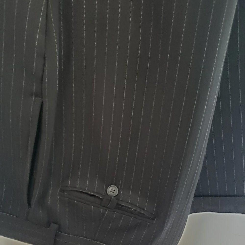 Sean John CT1014b SEAN JOHN PIN STRIPE SUIT JACKET & SLACKS Size 38R - 8 Thumbnail