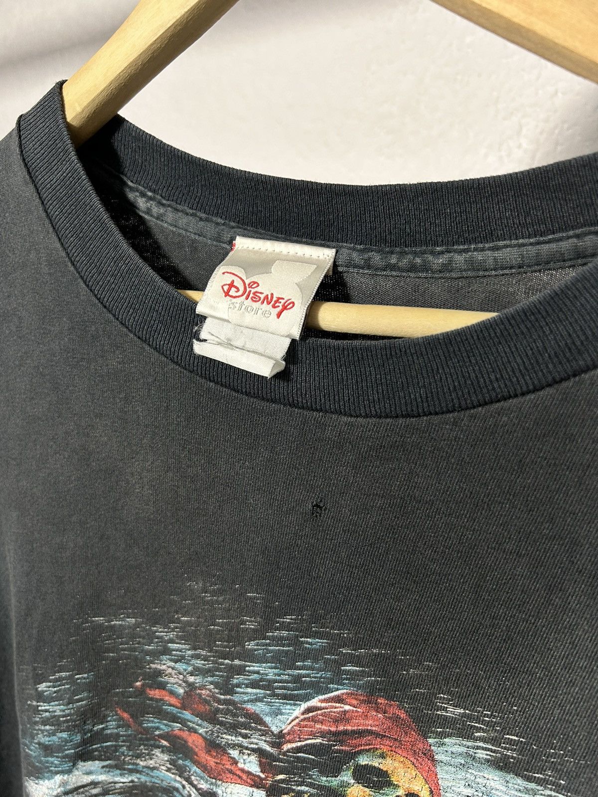 Disney PIRATES OF THE CARIBBEAN MOVIE PROMO 1 DISNEY VINTAGE SHIRT Size US XL / EU 56 / 4 - 4 Thumbnail