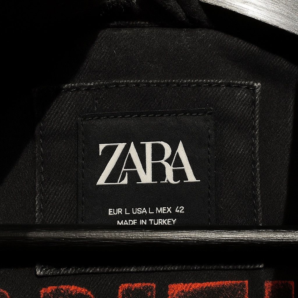 Zara ZARA Men’s Black Denim Vest “Critical Thinker” Graphic – L Size US L / EU 52-54 / 3 - 3 Thumbnail
