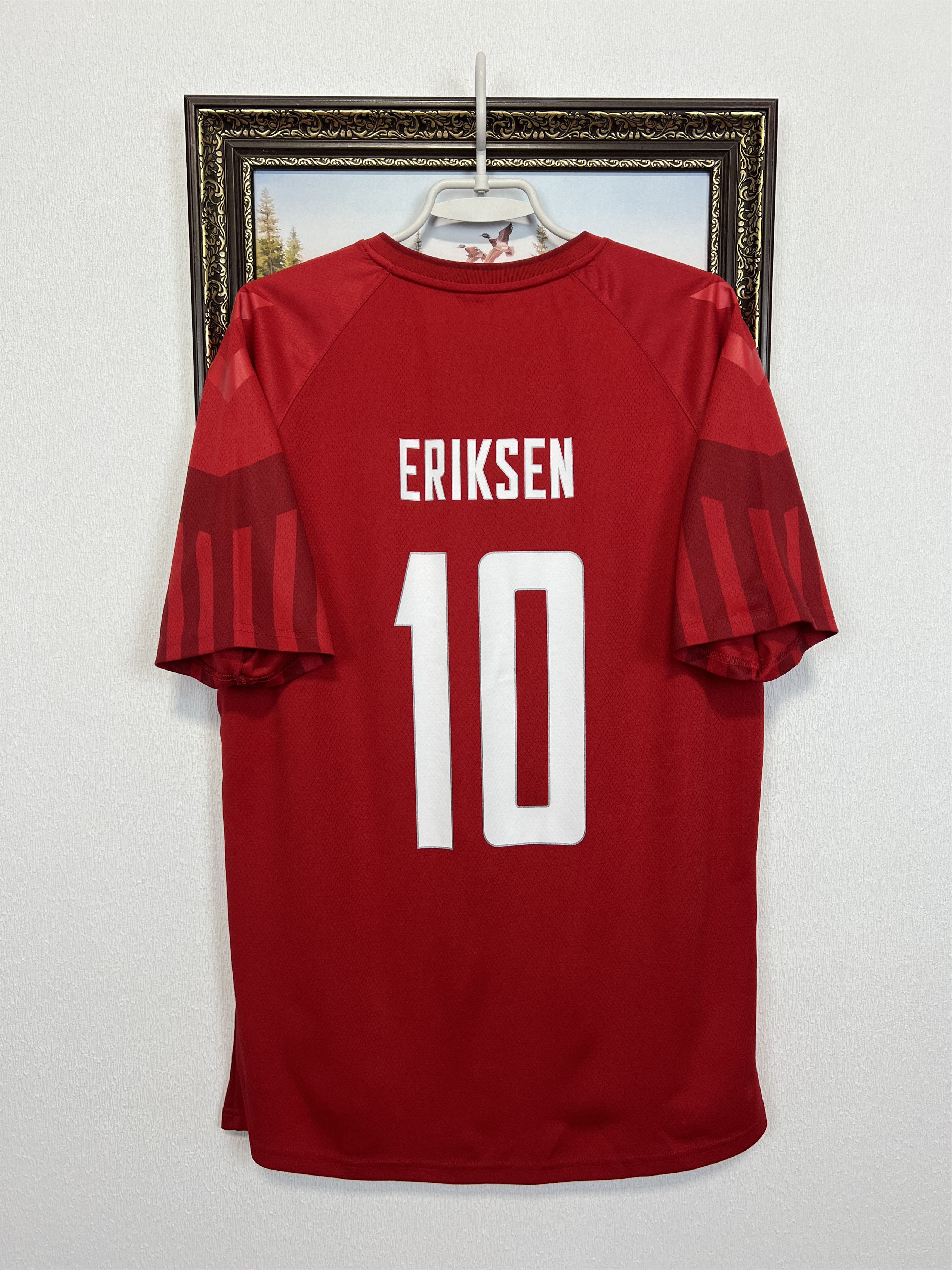Hummel Denmark Home football shirt 2022 Soccer #10 Eriksen Jersey Size US XL / EU 56 / 4 - 9 Thumbnail