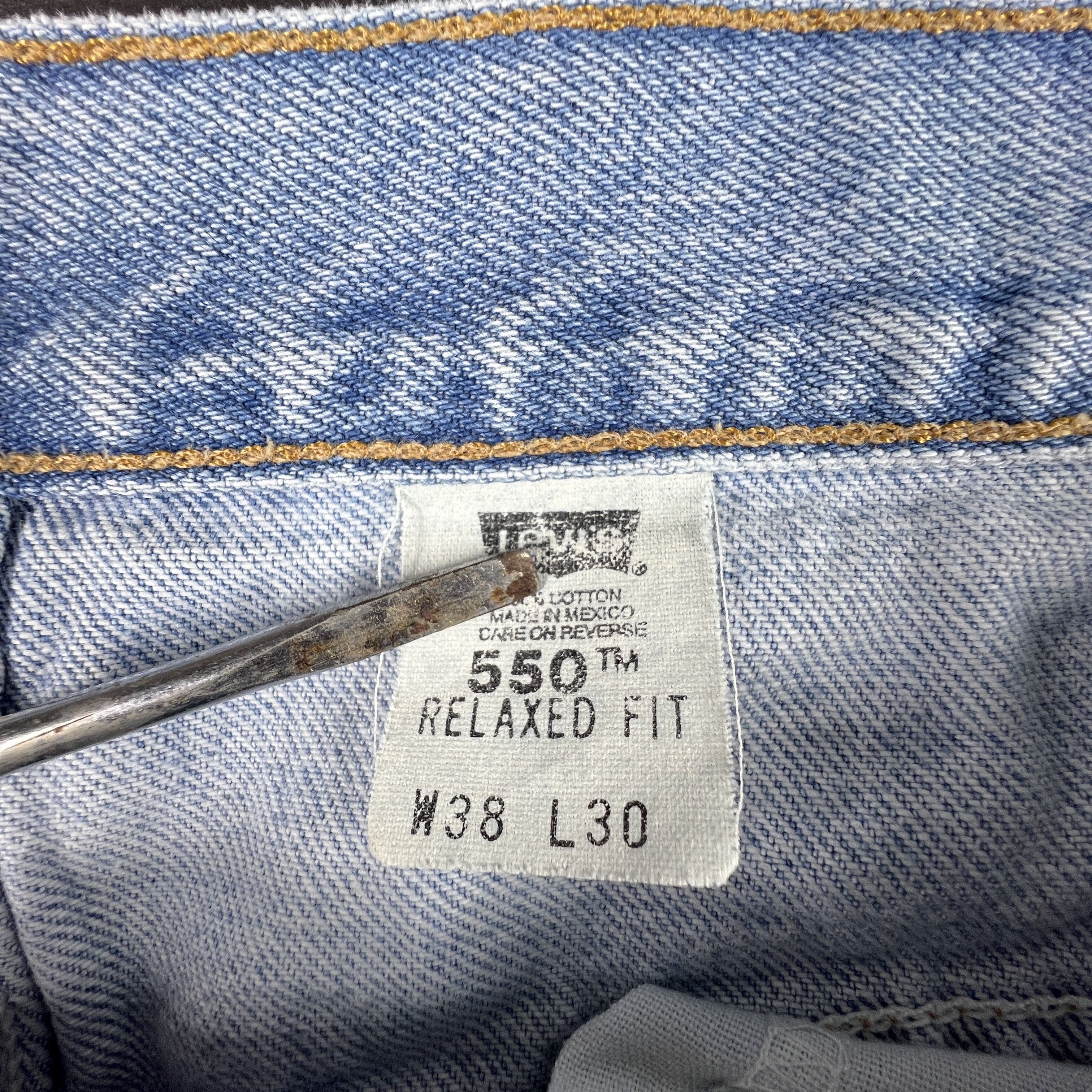 Levi's × Vintage VTG 90s Levi's Jeans 550 Relaxed Light Blue Cotton Denim Size US 36 / EU 52 - 9 Thumbnail