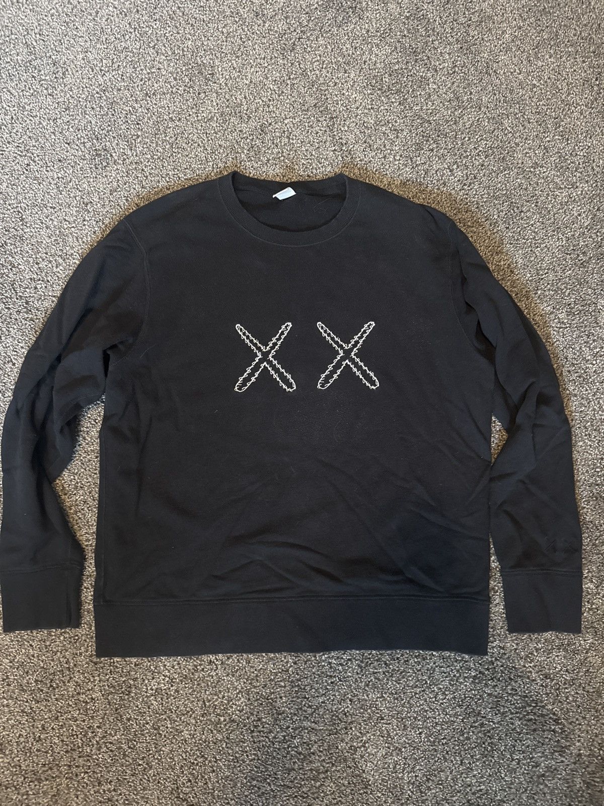 Kaws x Uniqlo Sesame Street Crewneck Large Black