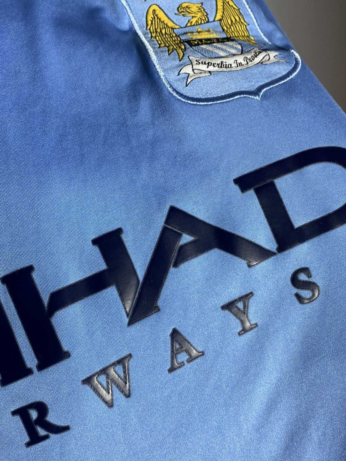 Nike 🔥 NIKE MANCHESTER CITY ETIHAD Y2K SOCCER DRIP JERSEY Size US XXL / EU 58 / 5 - 5 Thumbnail