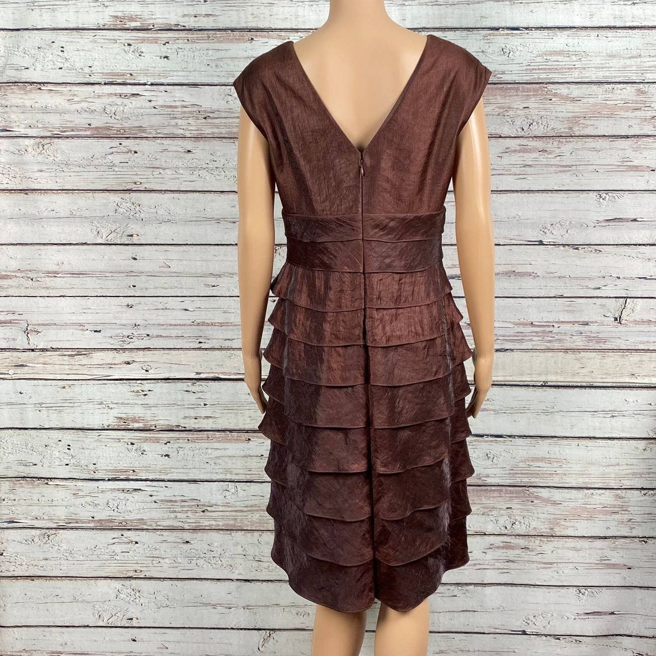 Other Jessica Howard Brown Shiny Empire Waist Ruffled Dress 6 Size M / US 6-8 / IT 42-44 - 9 Thumbnail