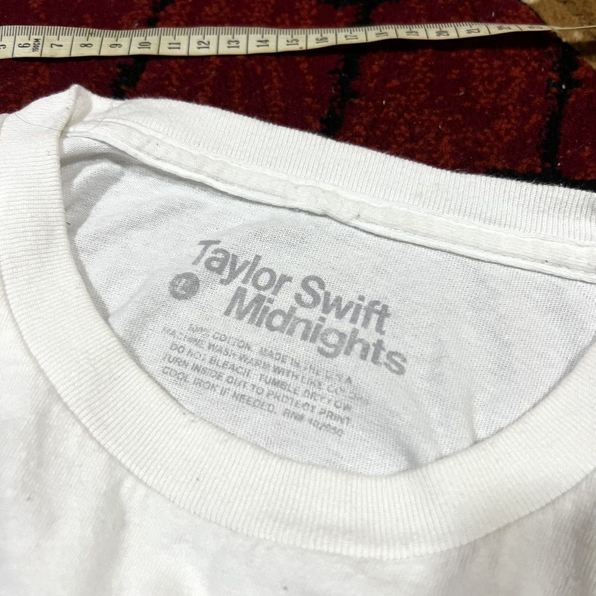 Band Tees Vintage Thrashed Faded Taylor Swift Tour T Shirt Size US L / EU 52-54 / 3 - 5 Thumbnail