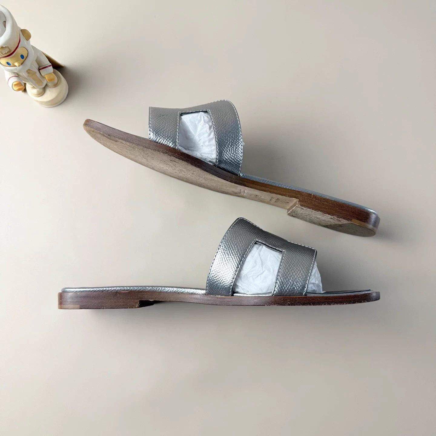Hermes Hermes Silver Lacquer H Slides Size 37 95% New Size US 6 / IT 36 - 6 Thumbnail