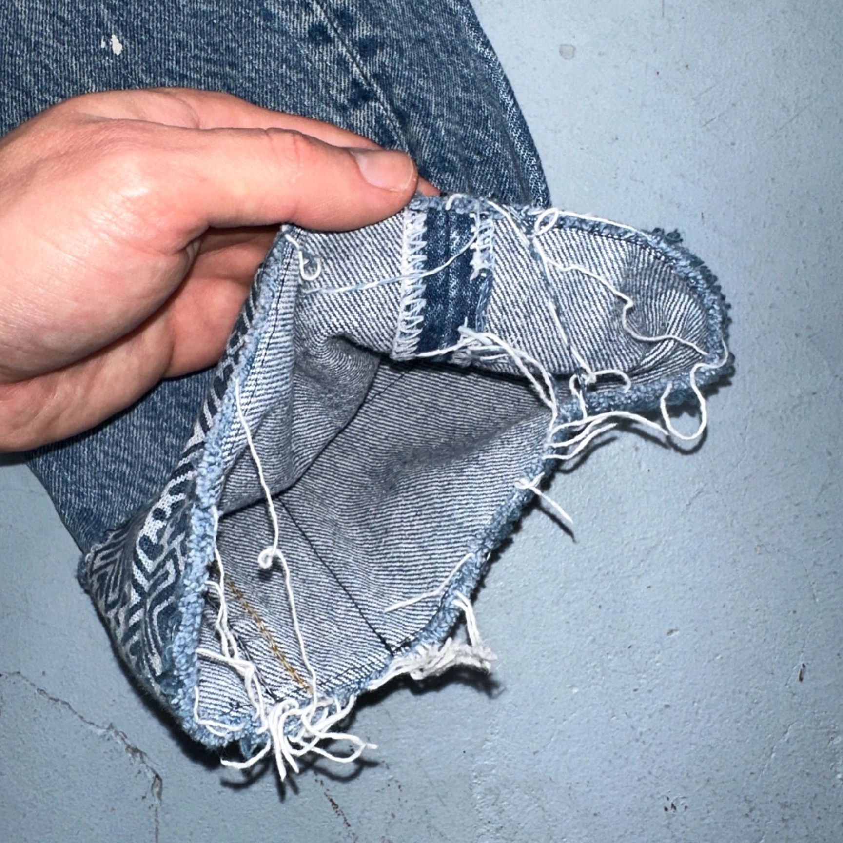 Levi's VINTAGE Levi's 501 Jeans Men Adult Medium Straight Fit 80s USA Light Wash Denim 33Inseam Size US 32 / EU 48 - 7 Thumbnail