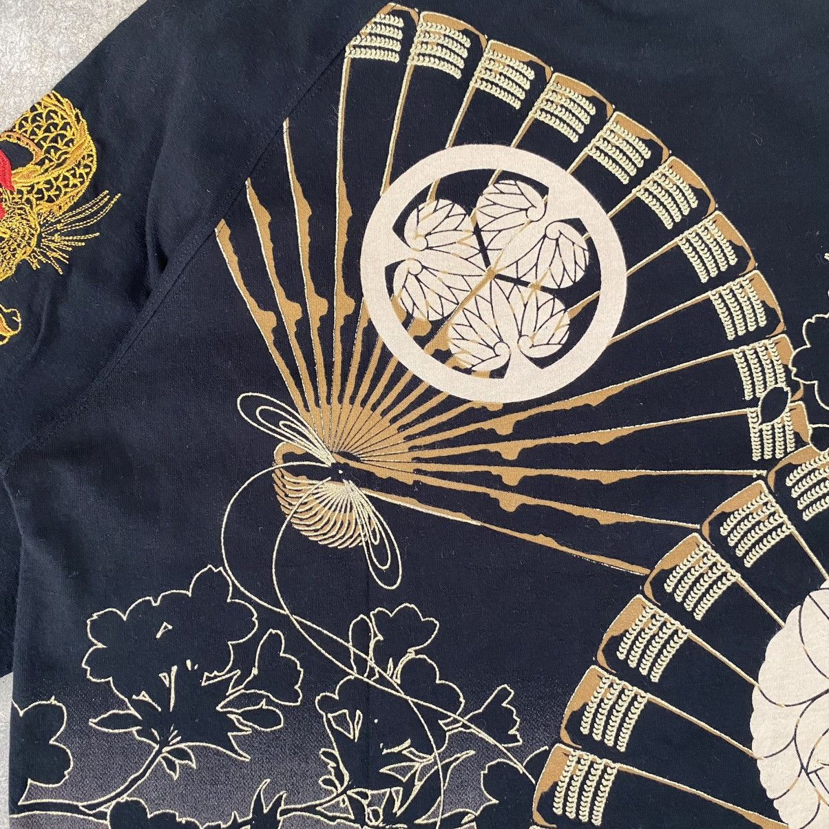 Karakuri Tamashii Karakuri Tamashii Wagara Dragon Sakura Fans Embroidered Tee Size US XL / EU 56 / 4 - 13 Thumbnail