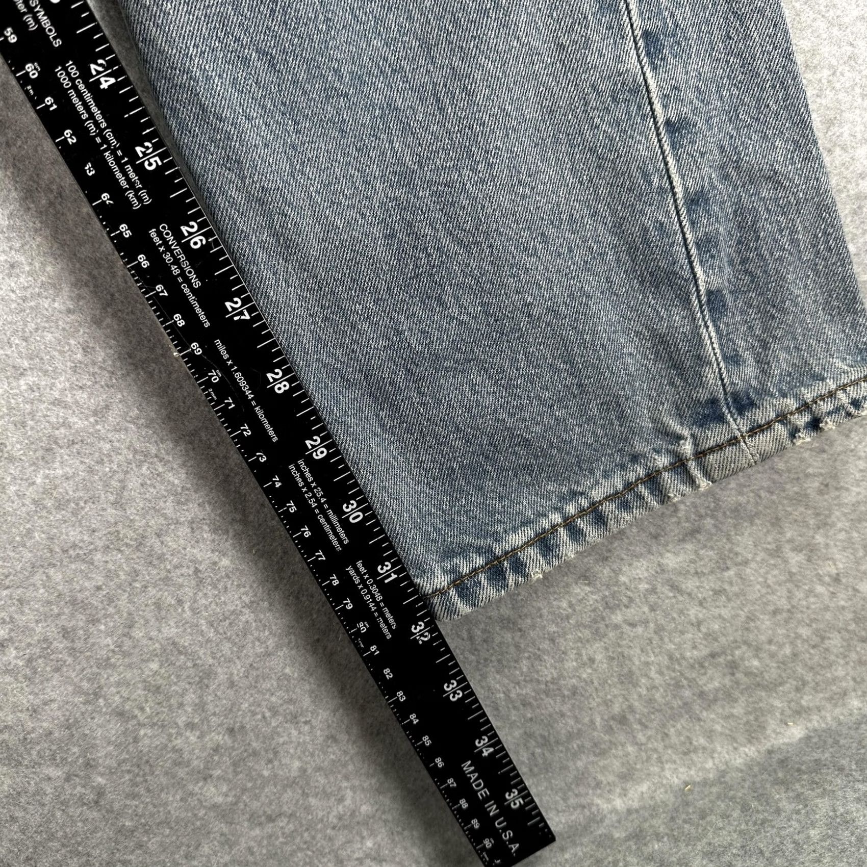 Levi's VINTAGE Levi's 501 Jeans Mens 36x31 Blue Stonewash Straight Button Fly 90s Mens Size US 36 / EU 52 - 5 Thumbnail