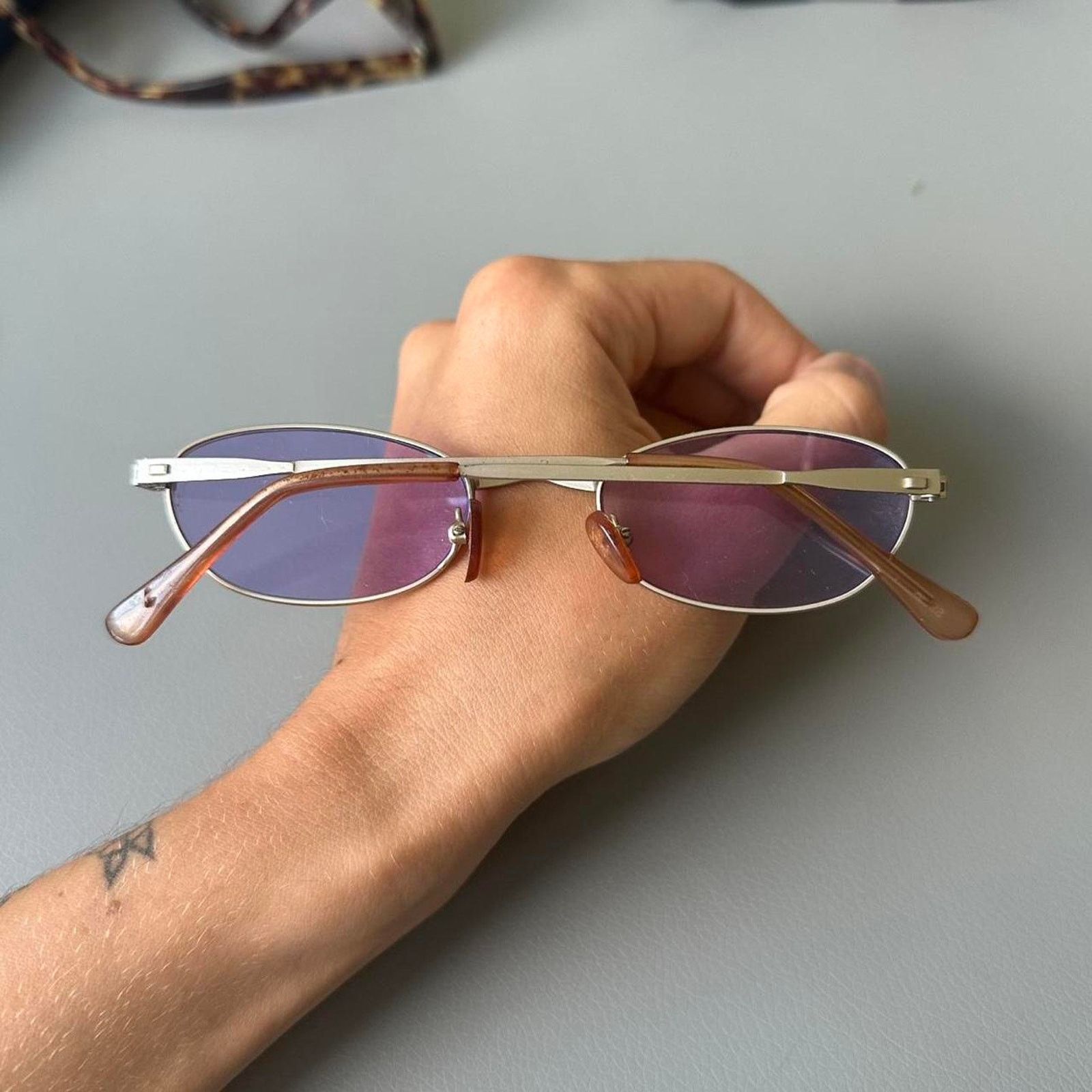 Vintage Vintage 90s 00s Purple Basic Silver Oval Round Sunglasses Size ONE SIZE - 4 Thumbnail