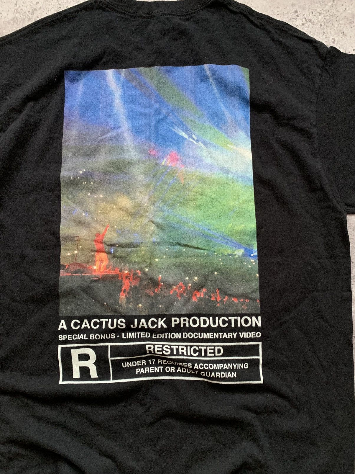 Travis Scott 🔥TRAVIS SCOTT by CACTUS JACK MOM I CAN FLY RESTRICTED TSHIRT Size US L / EU 52-54 / 3 - 2 Thumbnail