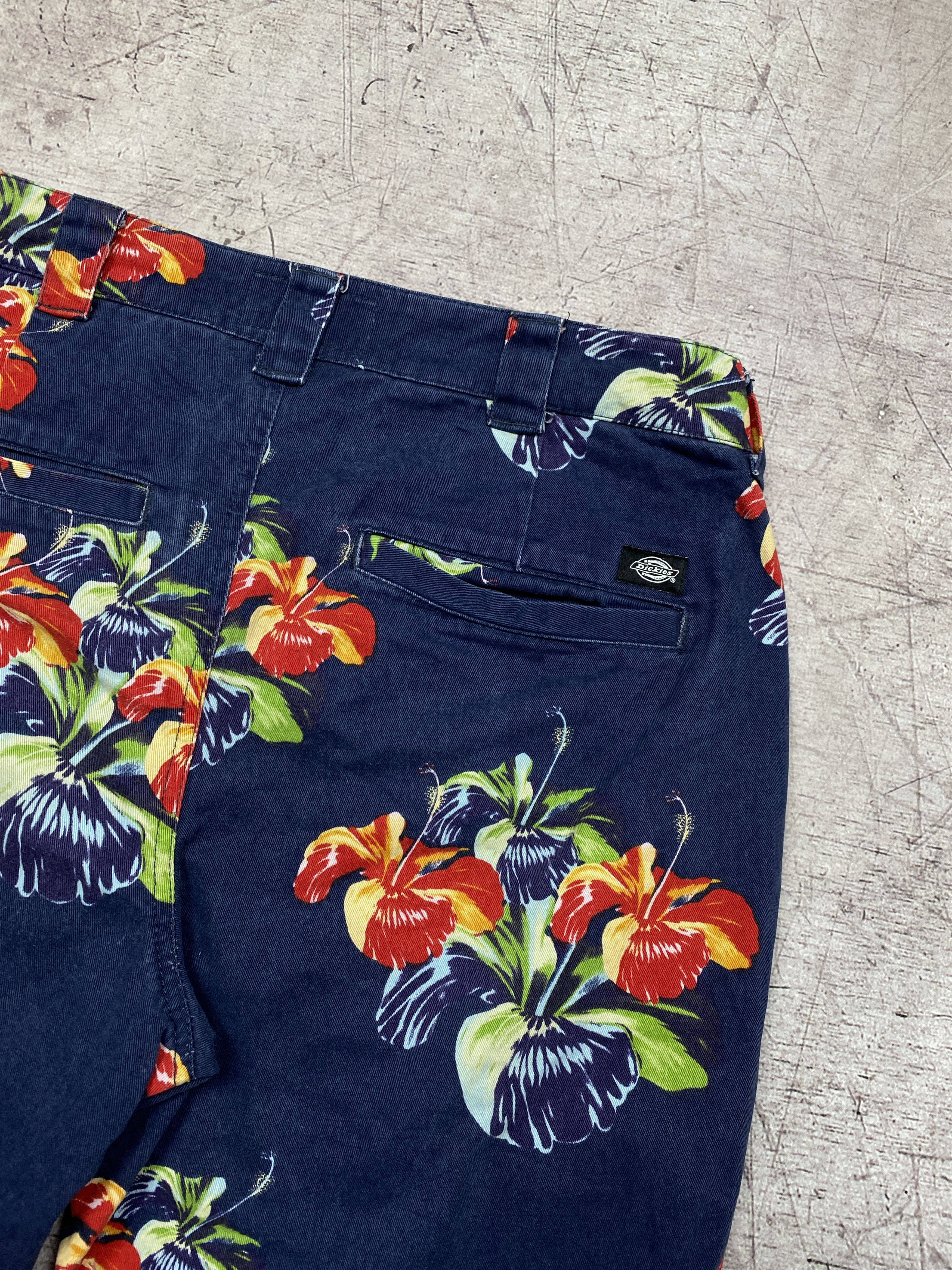 Dickies × Vintage Dickies Vintage Mens Floral Printed Shorts Size US 31 - 7 Thumbnail