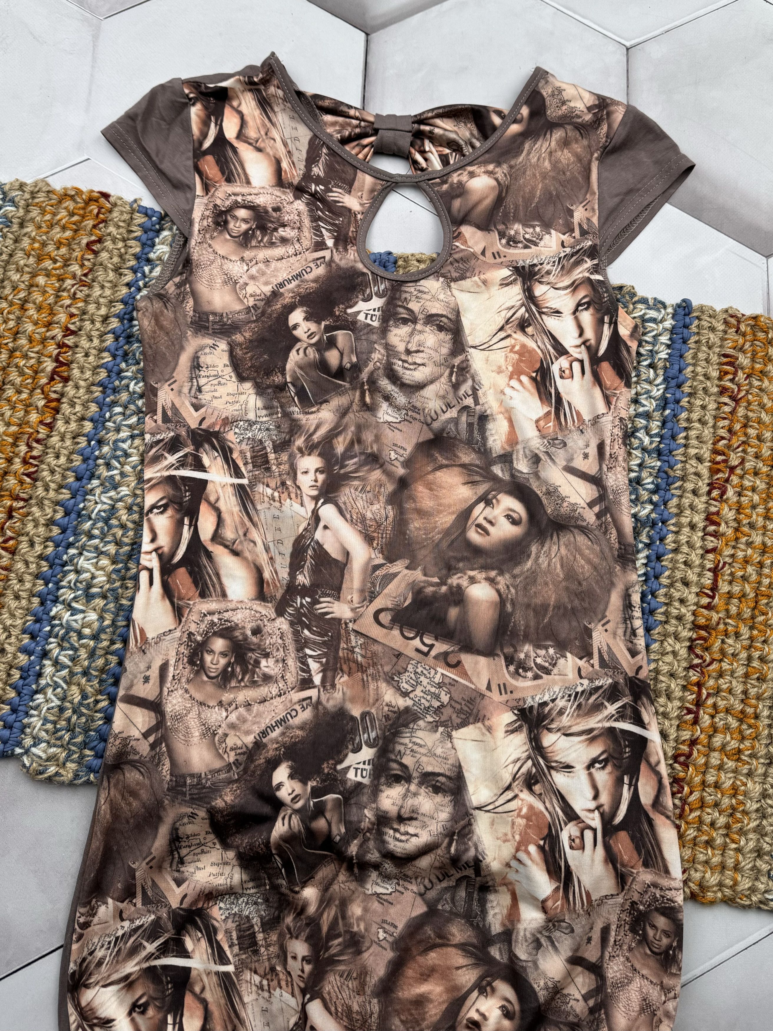 Japanese Brand Vintage Printed Dress (E4) Size M / US 6-8 / IT 42-44 - 2 Thumbnail
