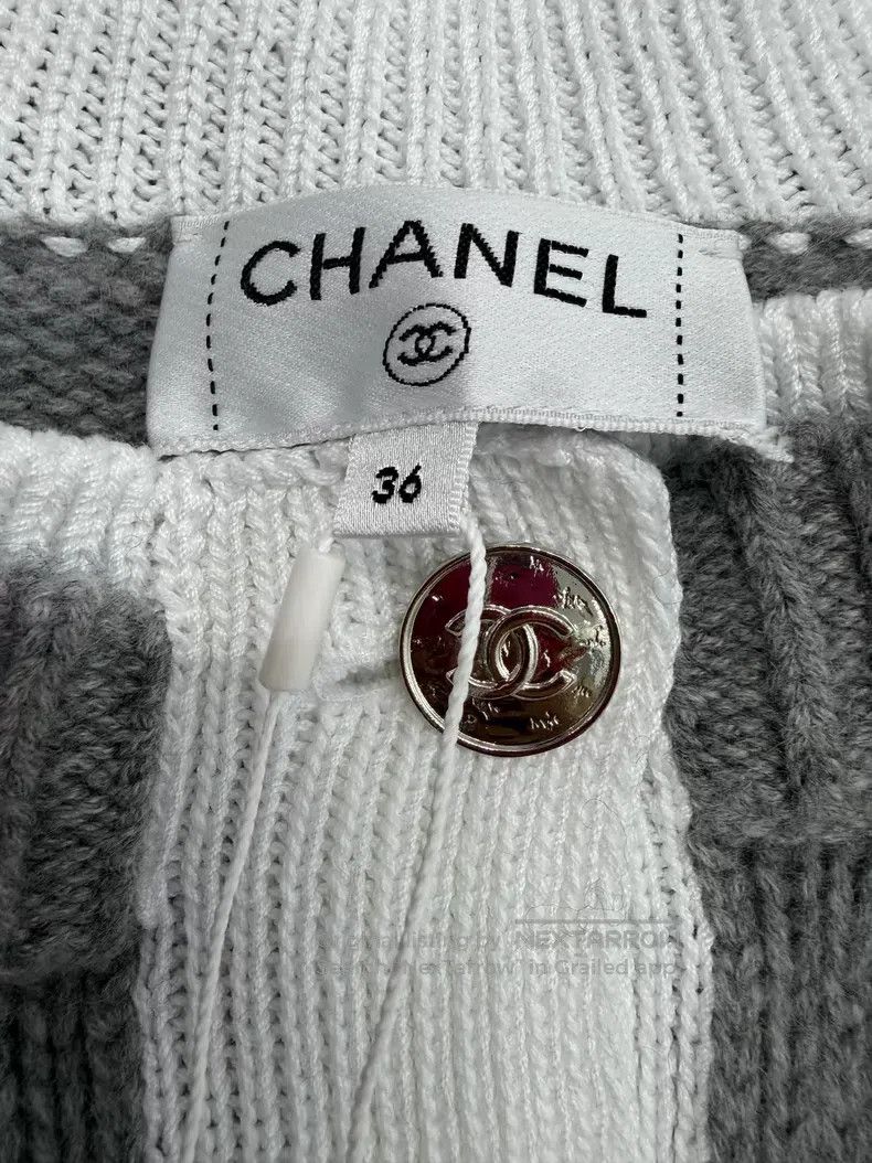 Chanel Chanel Gray and white fake two-piece cashmere cardigan jac Size XS / US 0-2 / IT 36-38 - 4 Thumbnail
