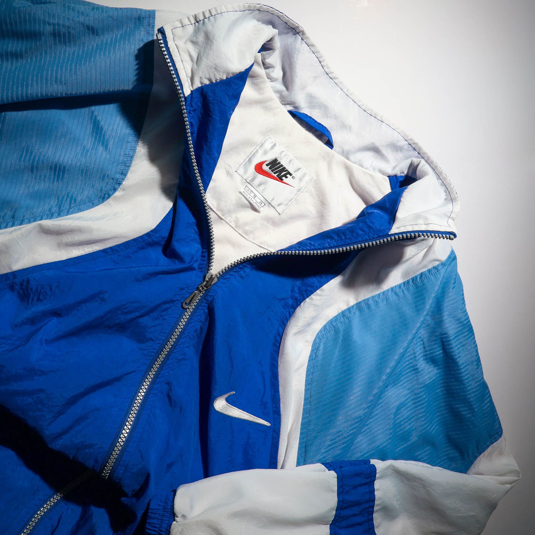 Nike Vintage Nike Small Swoosh Logo Softshell Windbreaker Jacket Size US XL / EU 56 / 4 - 5 Thumbnail