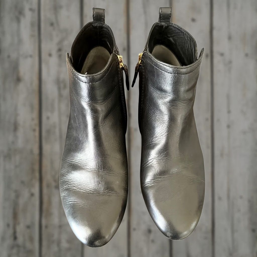 Tory Burch Tory Burch Black Leather Zip Up Ankle Boots 0.75" Gold Logo Detailing - 7 Women's Boots Size US 7 / IT 37 - 1 Thumbnail