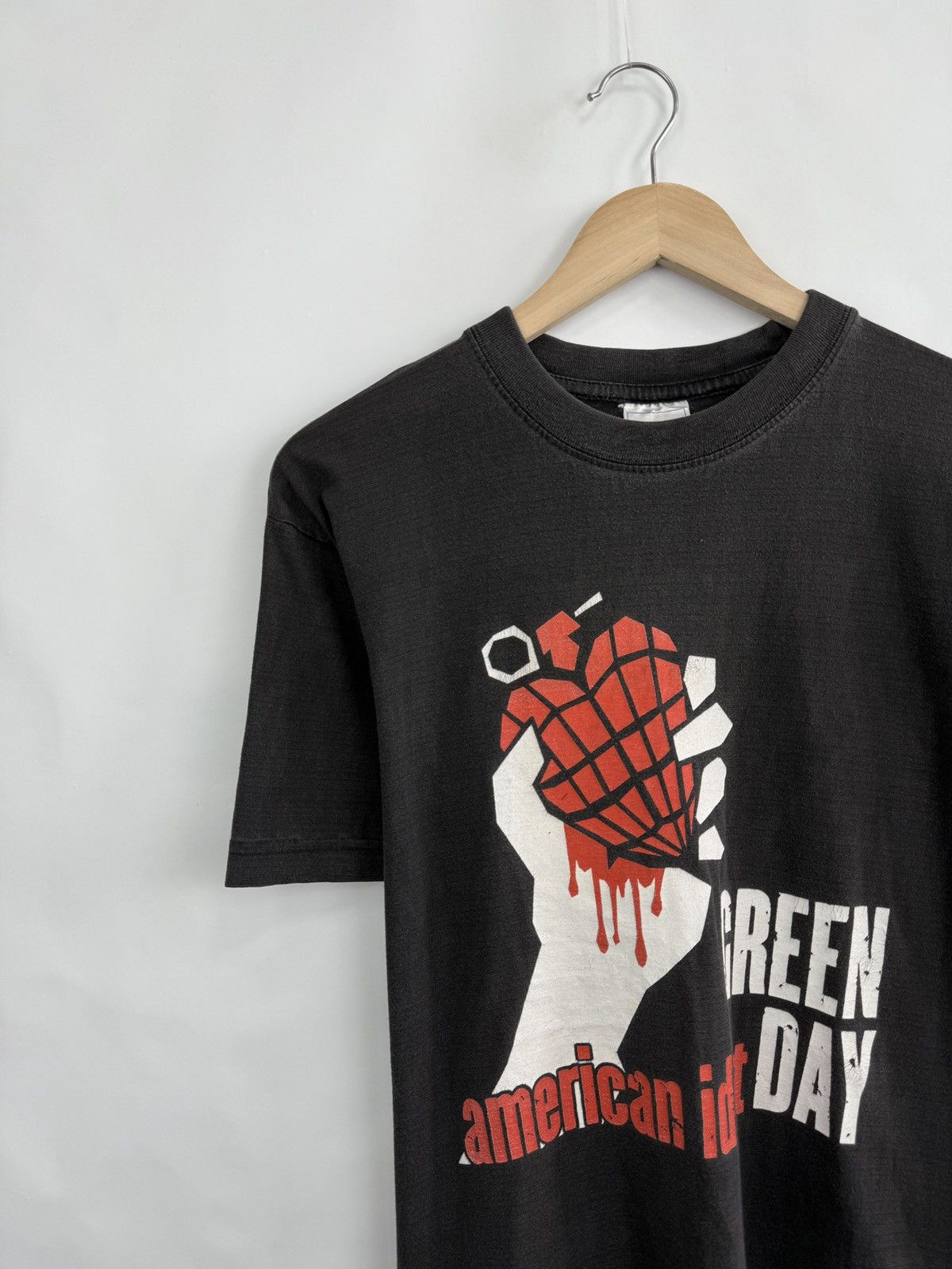 Band Tees 🇺🇸 Vintage Y2K Green Day American Idiot T-Shirt Rare Retro Size US M / EU 48-50 / 2 - 3 Thumbnail