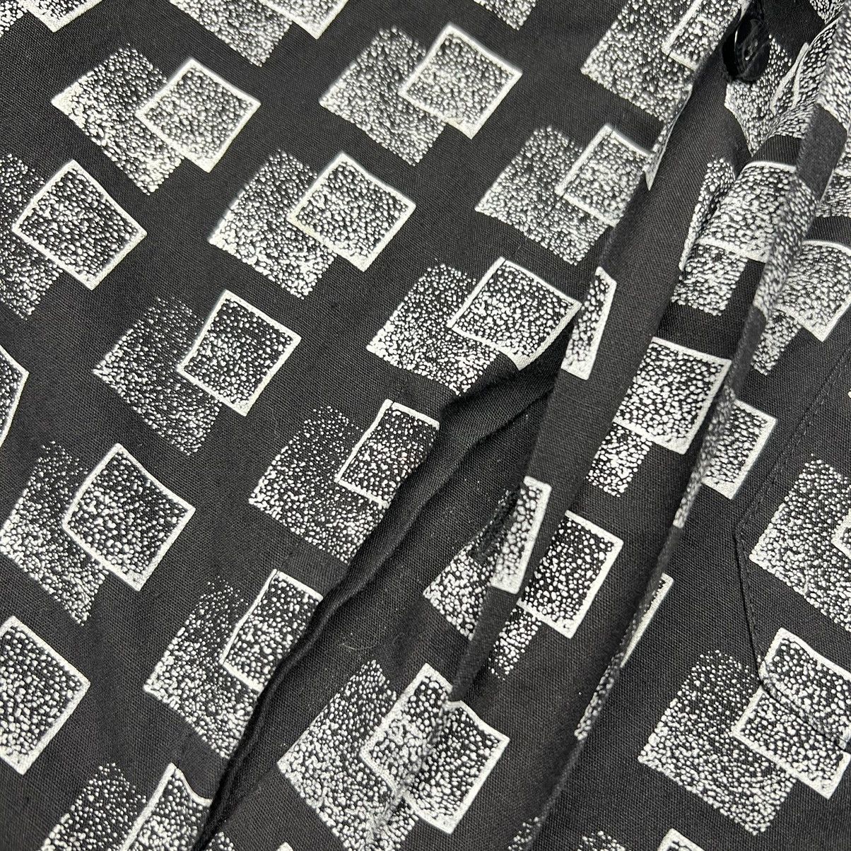 Vintage Vincente Nesi Button Up Shirt Black Print Geometric Squares Size US L / EU 52-54 / 3 - 4 Thumbnail
