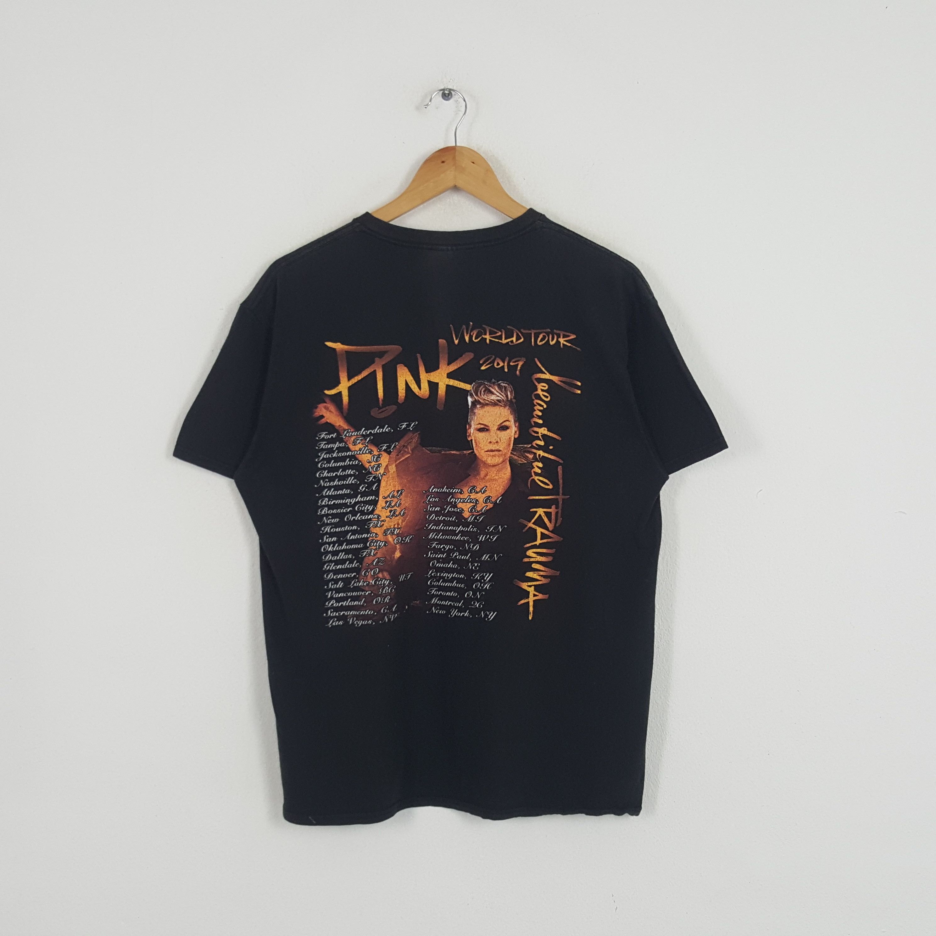 Band Tees × Vintage Vintage Pink Trauma World tour 2019 Singer Tour Tshirt Size US L / EU 52-54 / 3 - 3 Thumbnail