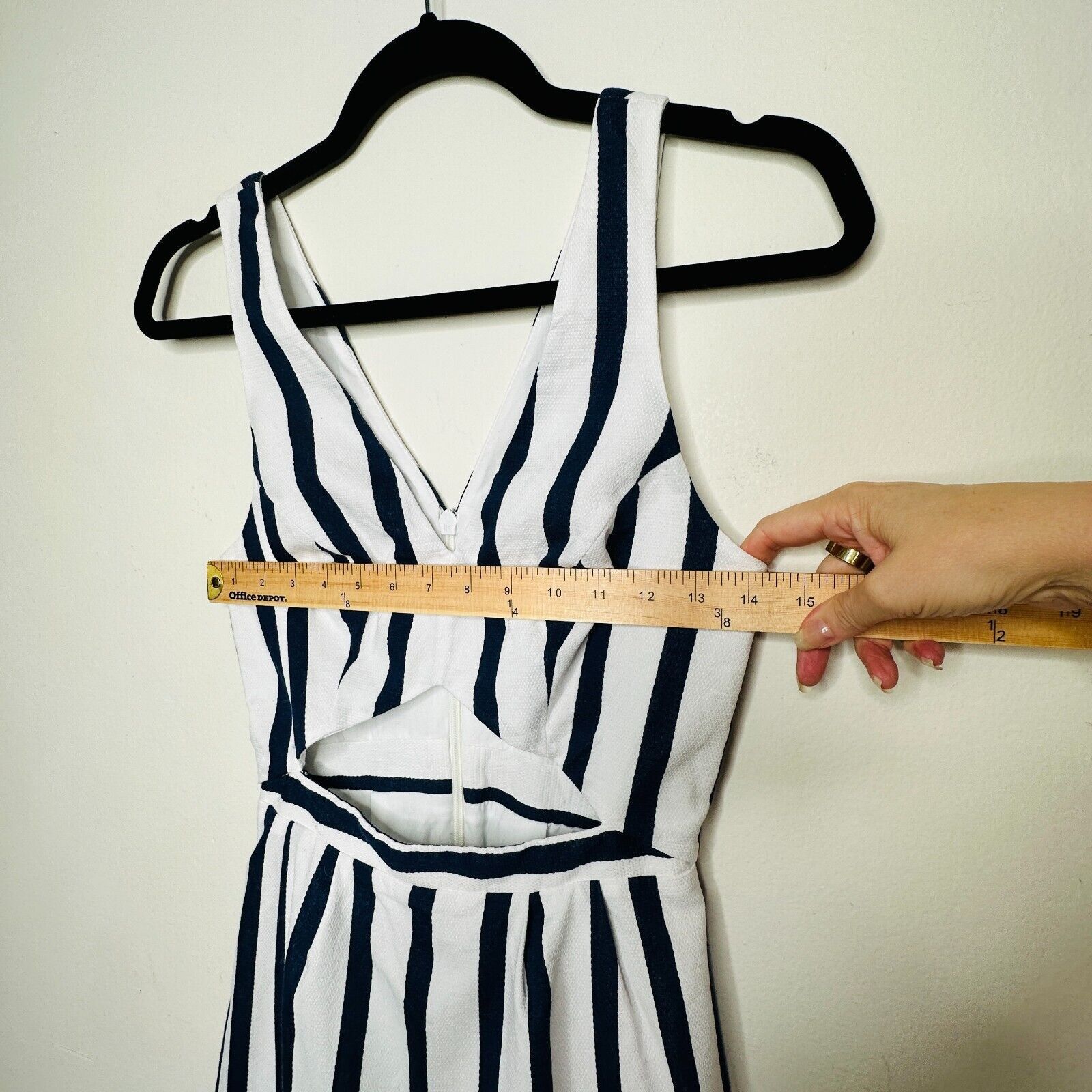 Topshop Topshop Navy White Stripe Waist Cutout VNeck Mini Dress 4 Size S / US 4 / IT 40 - 13 Thumbnail