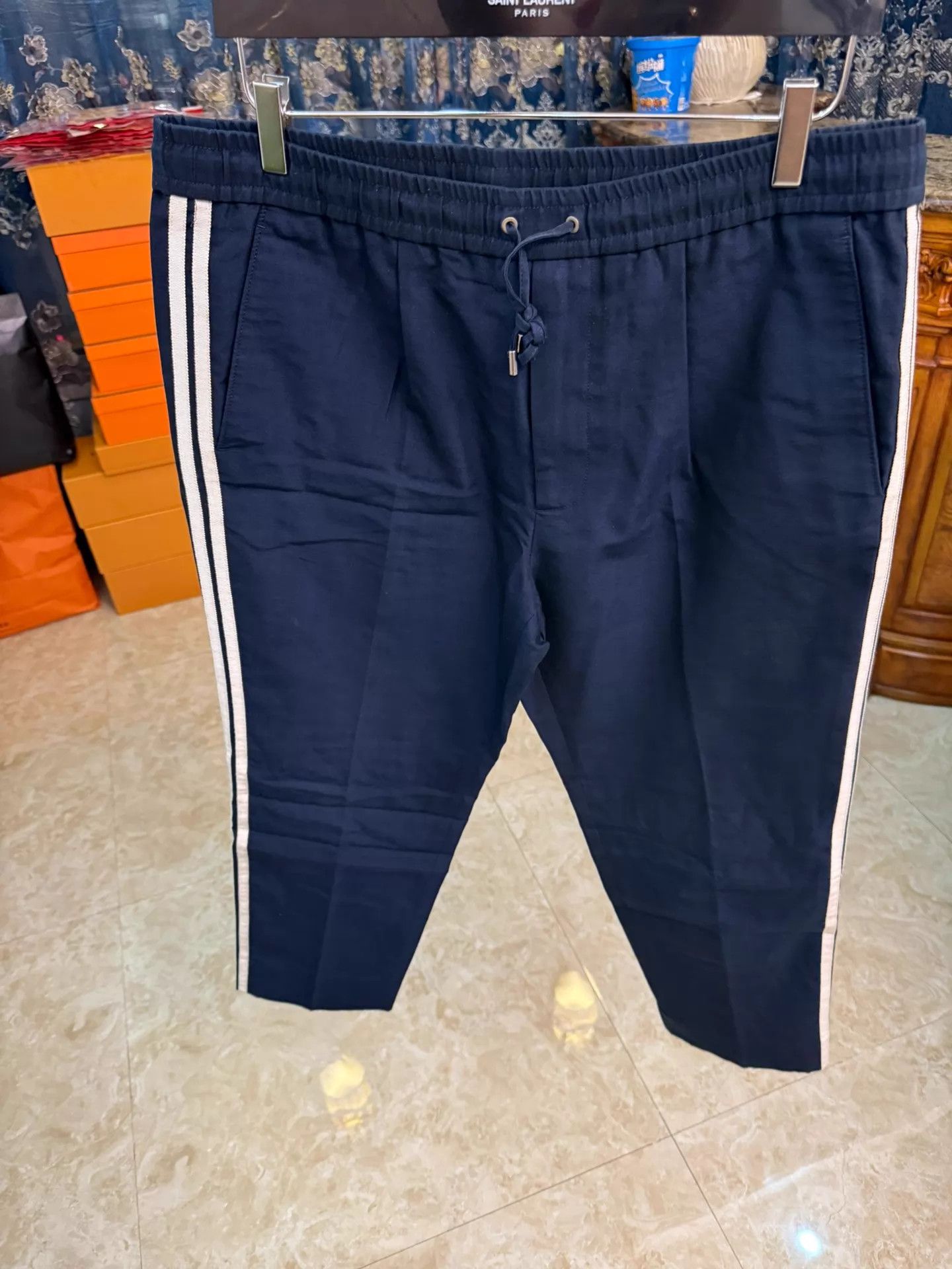Gucci Gucci Navy Elastic Waist Drawstring Pants 48 (Lightly Worn) Size US 32 / EU 48 - 1 Thumbnail