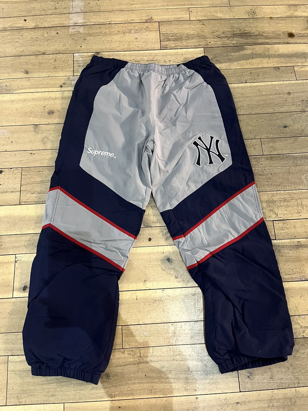 Men s Supreme Sweatpants Supreme Joggers Grailed