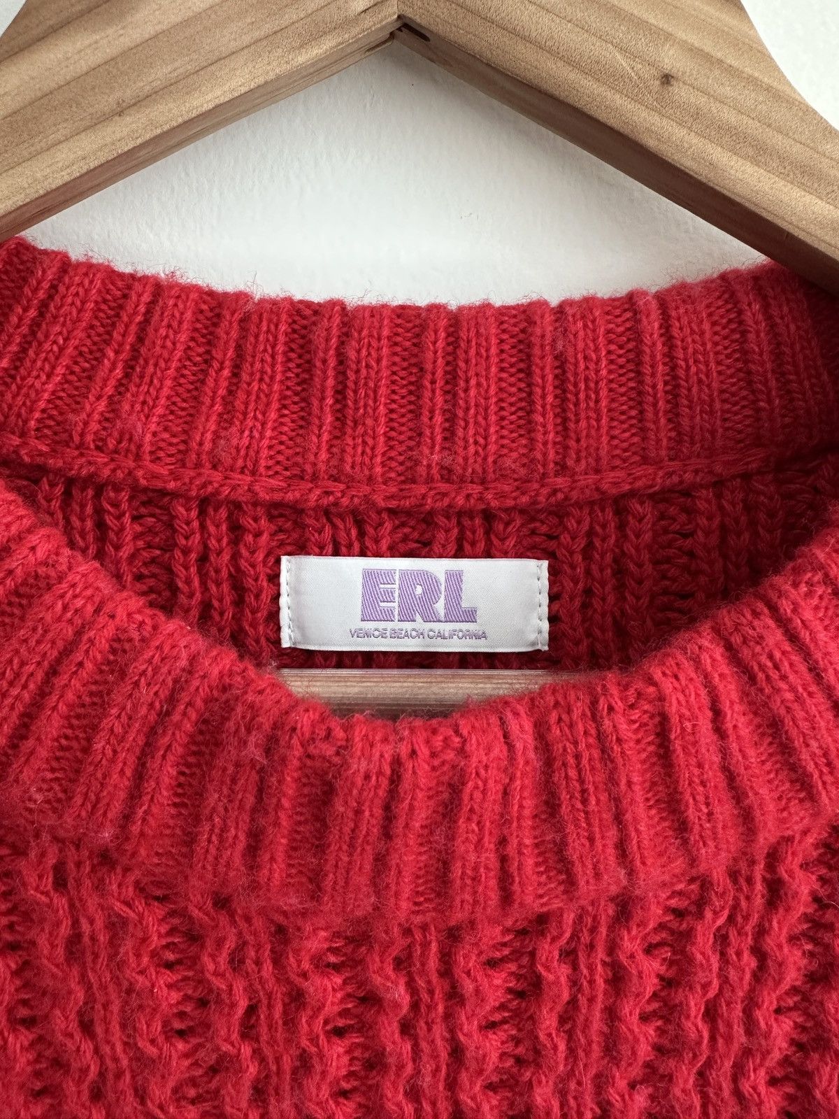 ERL ERL Red Knit Striped Crewneck Sweater | US Mens M Size US M / EU 48-50 / 2 - 2 Thumbnail