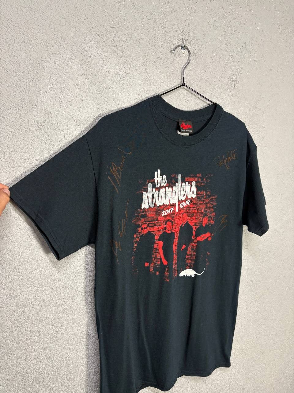Gildan The Stranglers Autograph merchandise tour 2017 T-shirt M Size US M / EU 48-50 / 2 - 3 Thumbnail