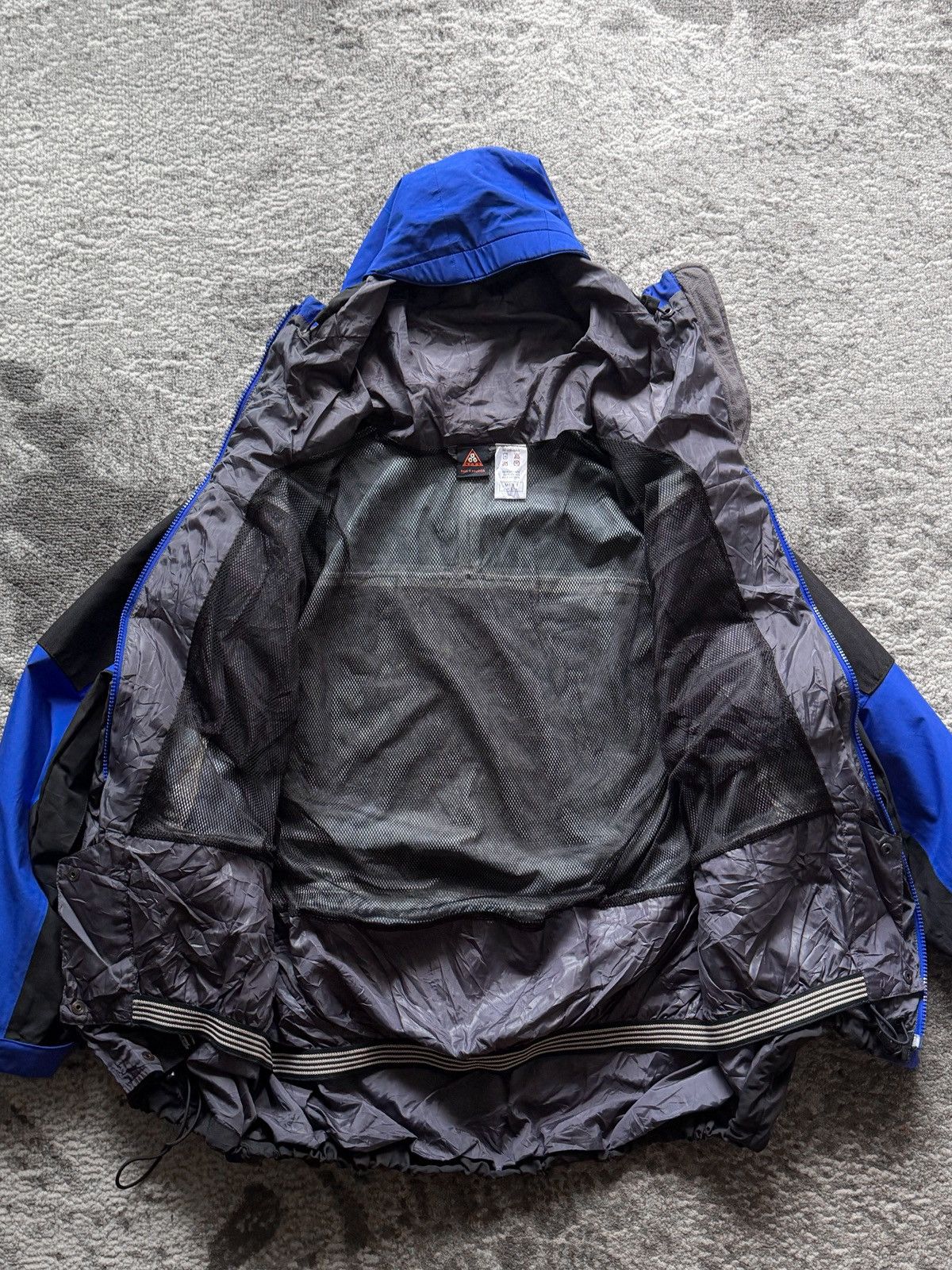 Nike Vintage Nike ACG Strorm-Fit Outdoor Jacket Size US L / EU 52-54 / 3 - 7 Thumbnail