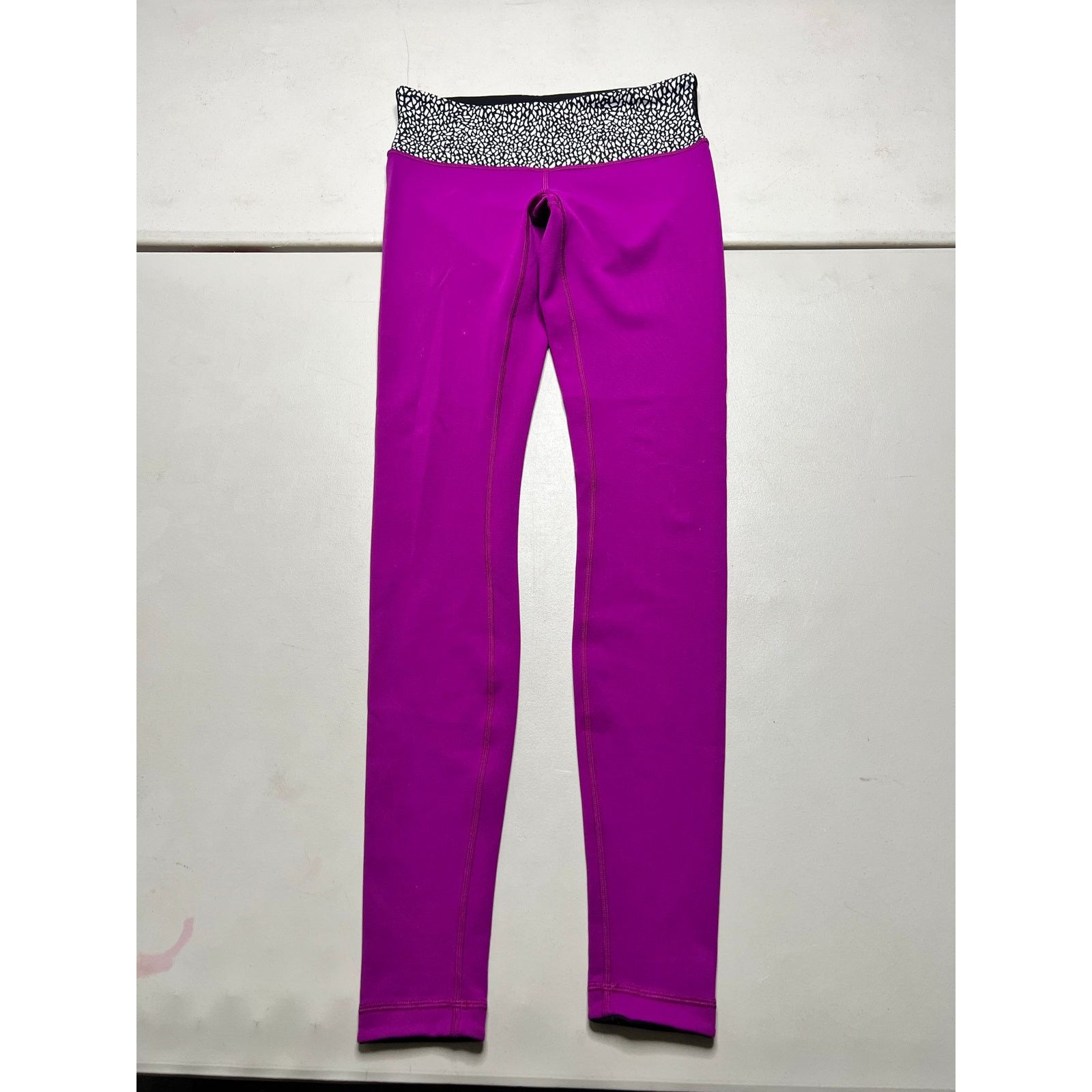 Lululemon Lululemon Wunder Under Leggings Sz 6 Pink Black White Size US 6 / EU 39 - 8 Thumbnail