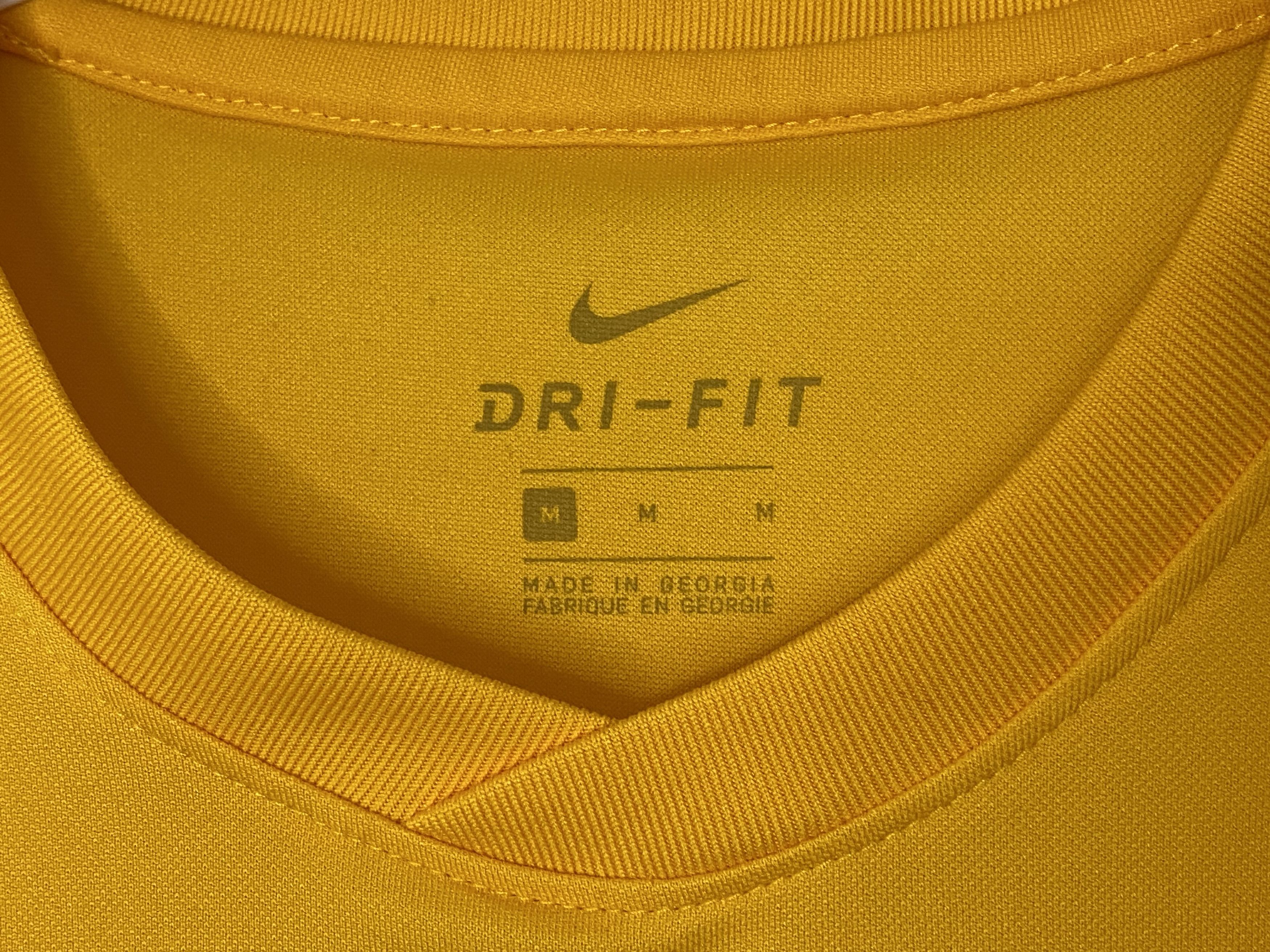Fila × Nike BSC YOUNG BOYS MEISTER 2018 FOOTBALL SHIRT SOCCER JERSEY Size US M / EU 48-50 / 2 - 5 Thumbnail